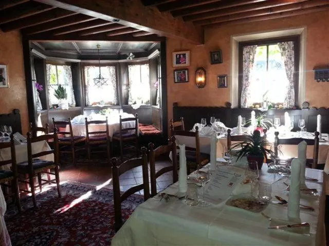 Restaurant/places to eat in Gasthof Hohlwegwirt