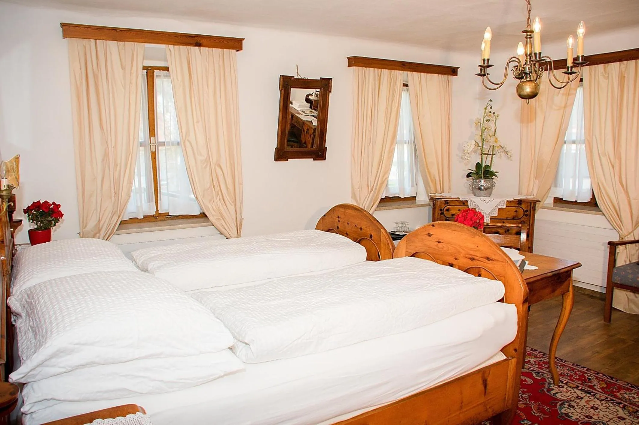 Bed in Gasthof Hohlwegwirt