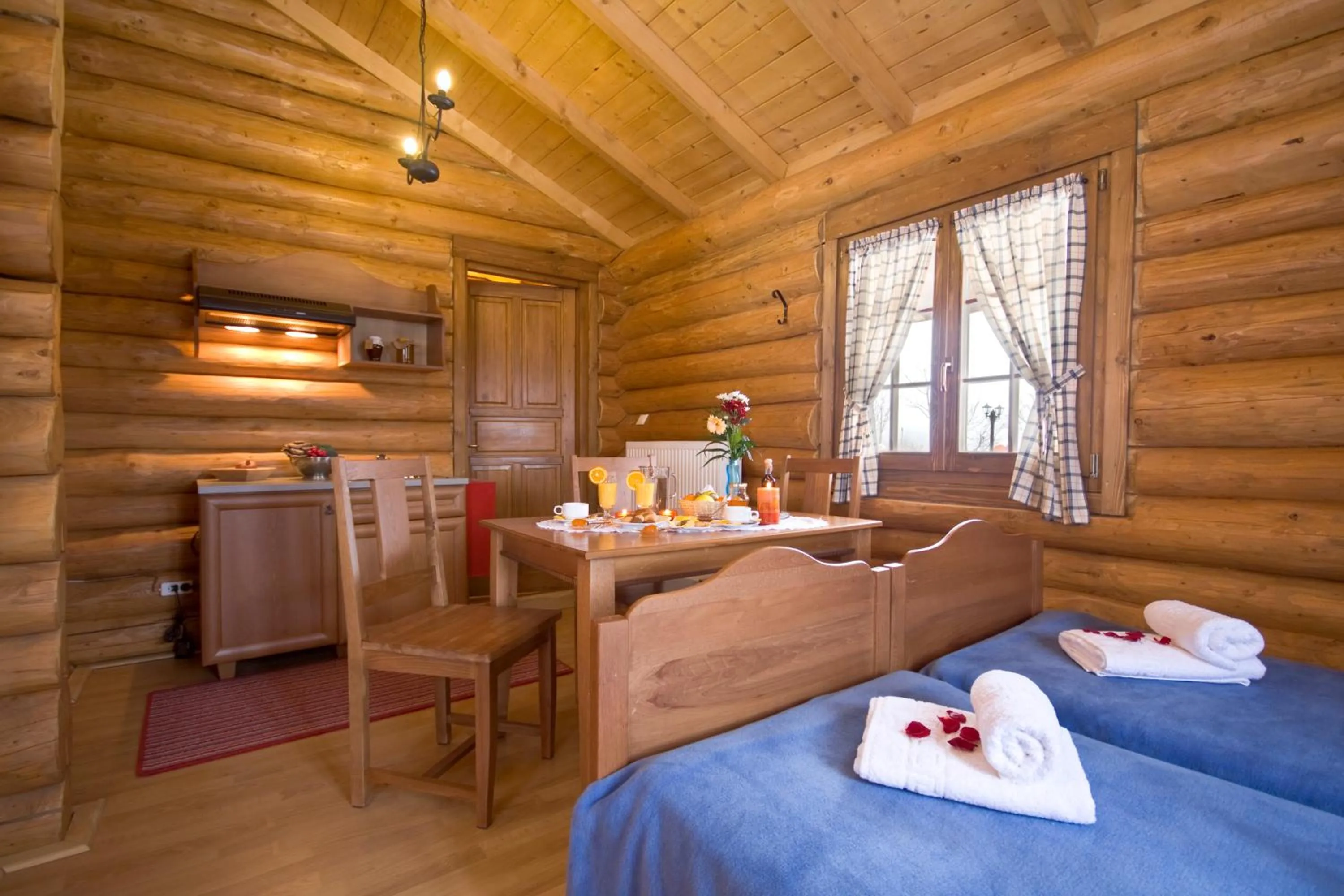 Bed in Sfendamos Wood Village