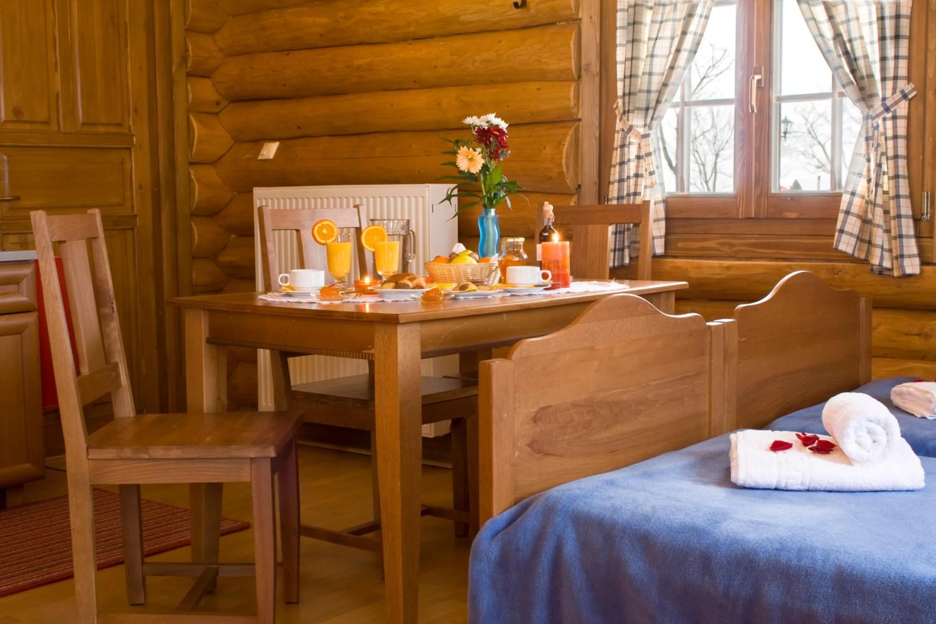 Bed in Sfendamos Wood Village