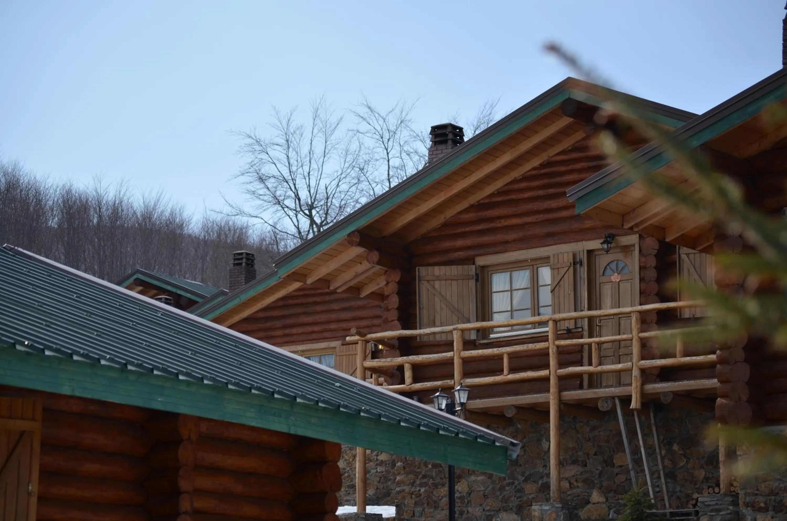 Restaurant/places to eat in Sfendamos Wood Village