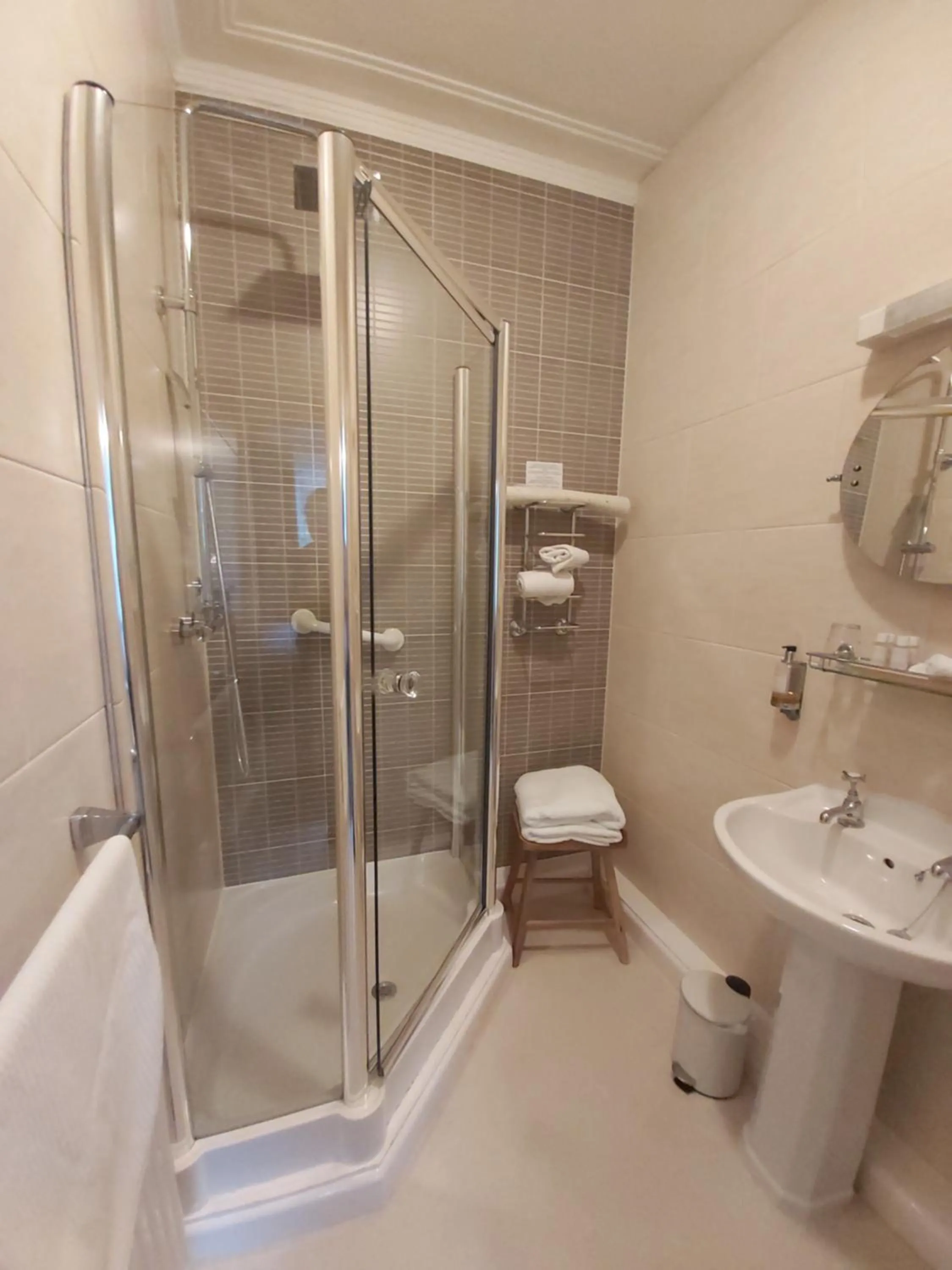 Bathroom in LLys Aeron "The Little Hotel"