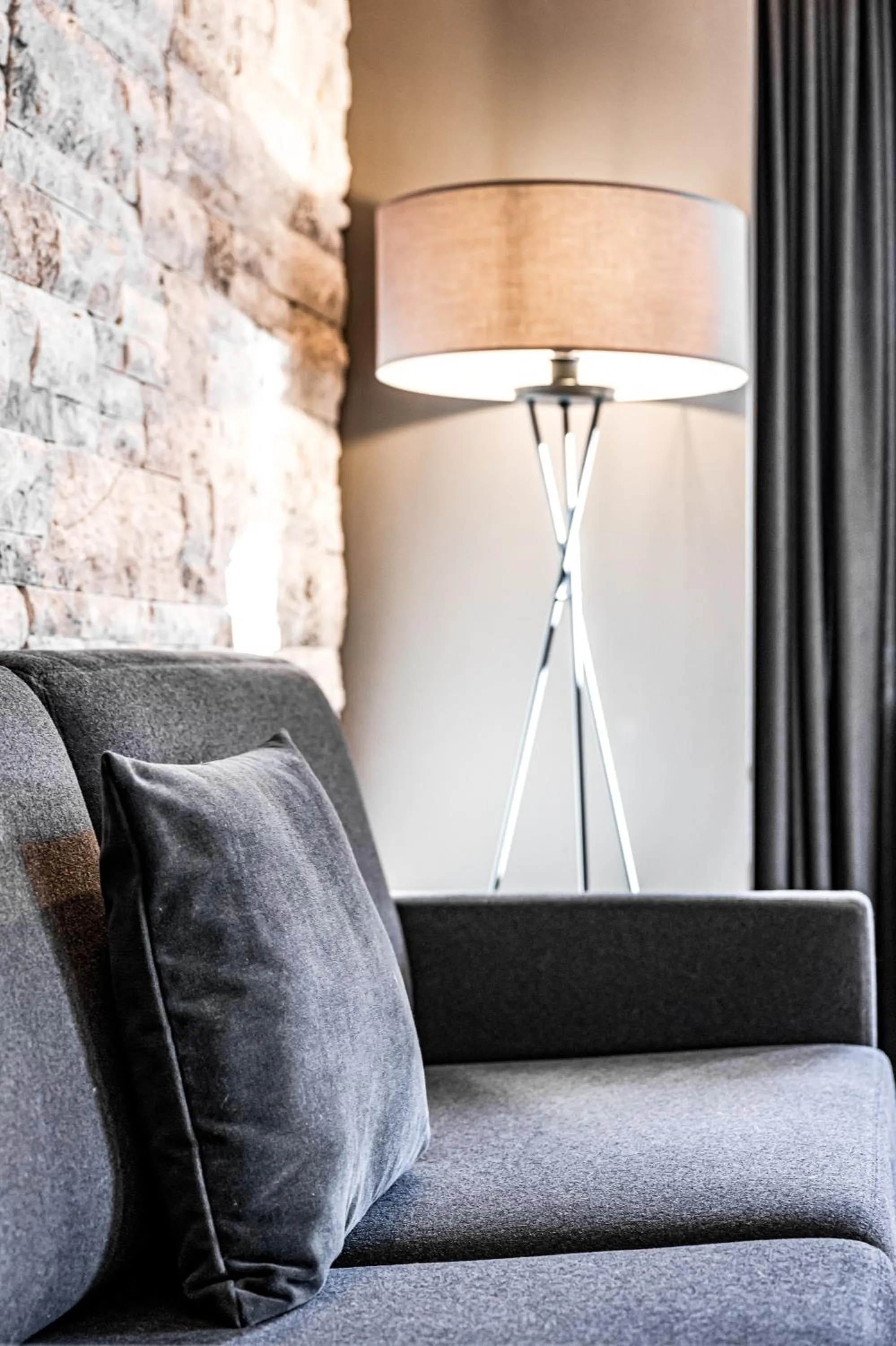 Seating area in ALMMONTE SENSUM SUITES - Funky Living Hotel