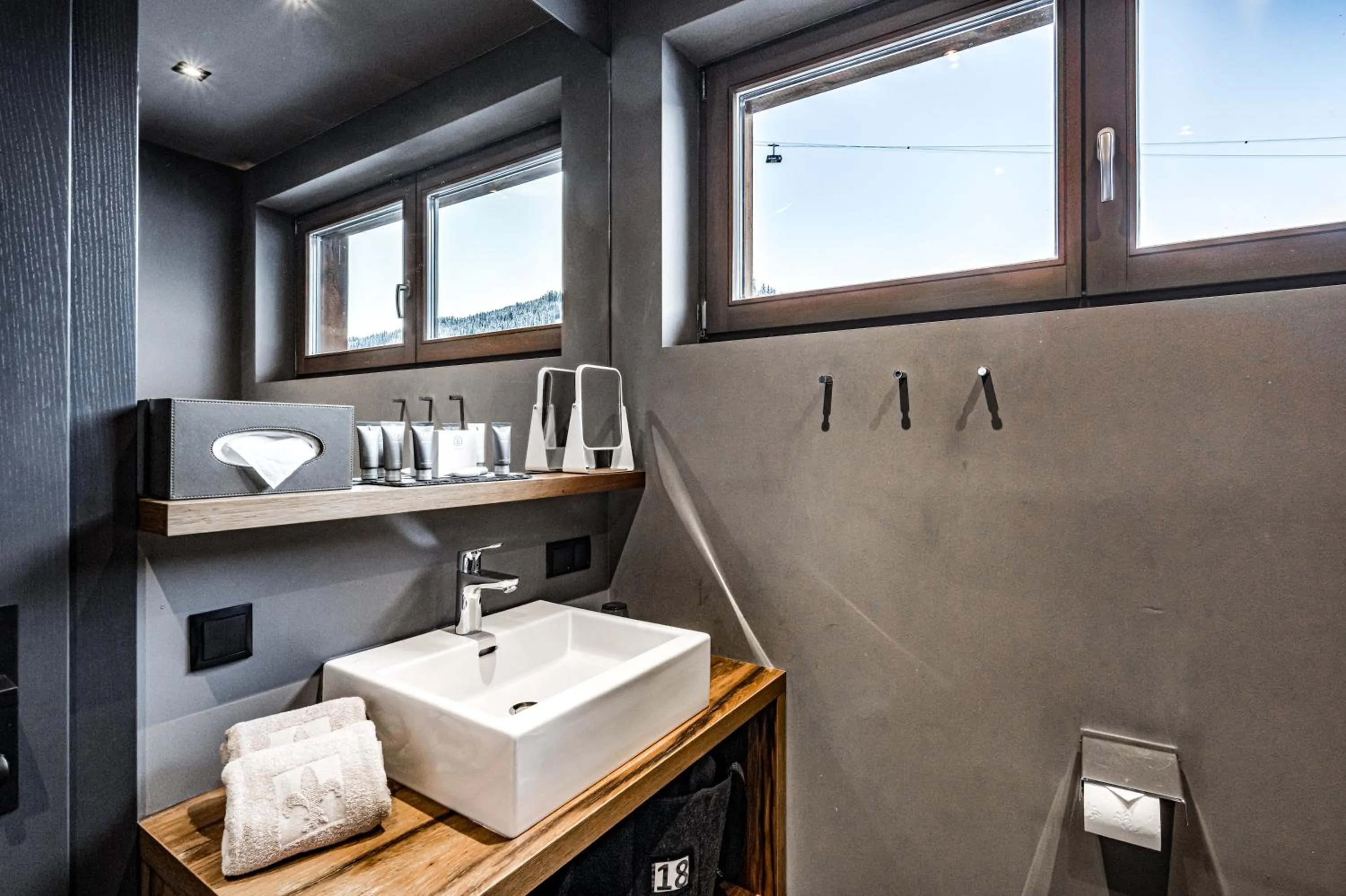 Bathroom in ALMMONTE SENSUM SUITES - Funky Living Hotel