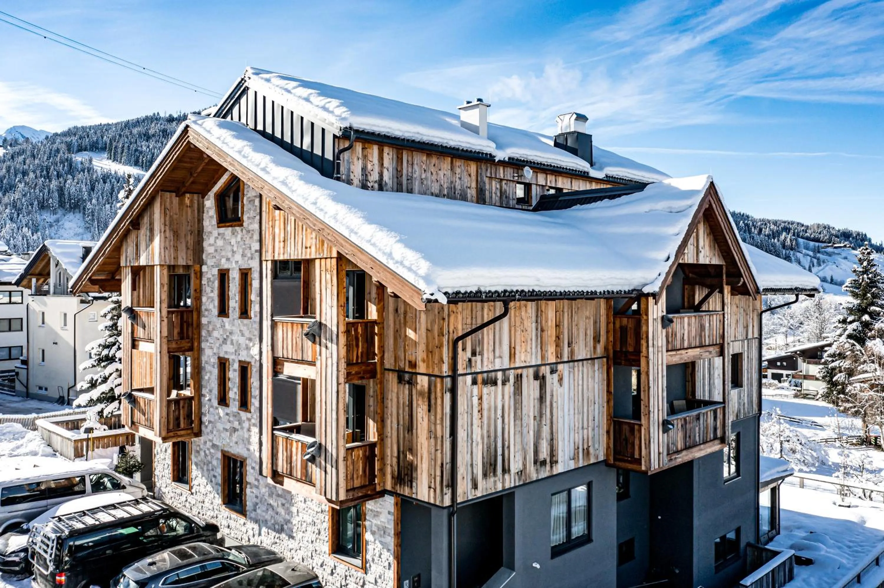 Property building in ALMMONTE SENSUM SUITES - Funky Living Hotel