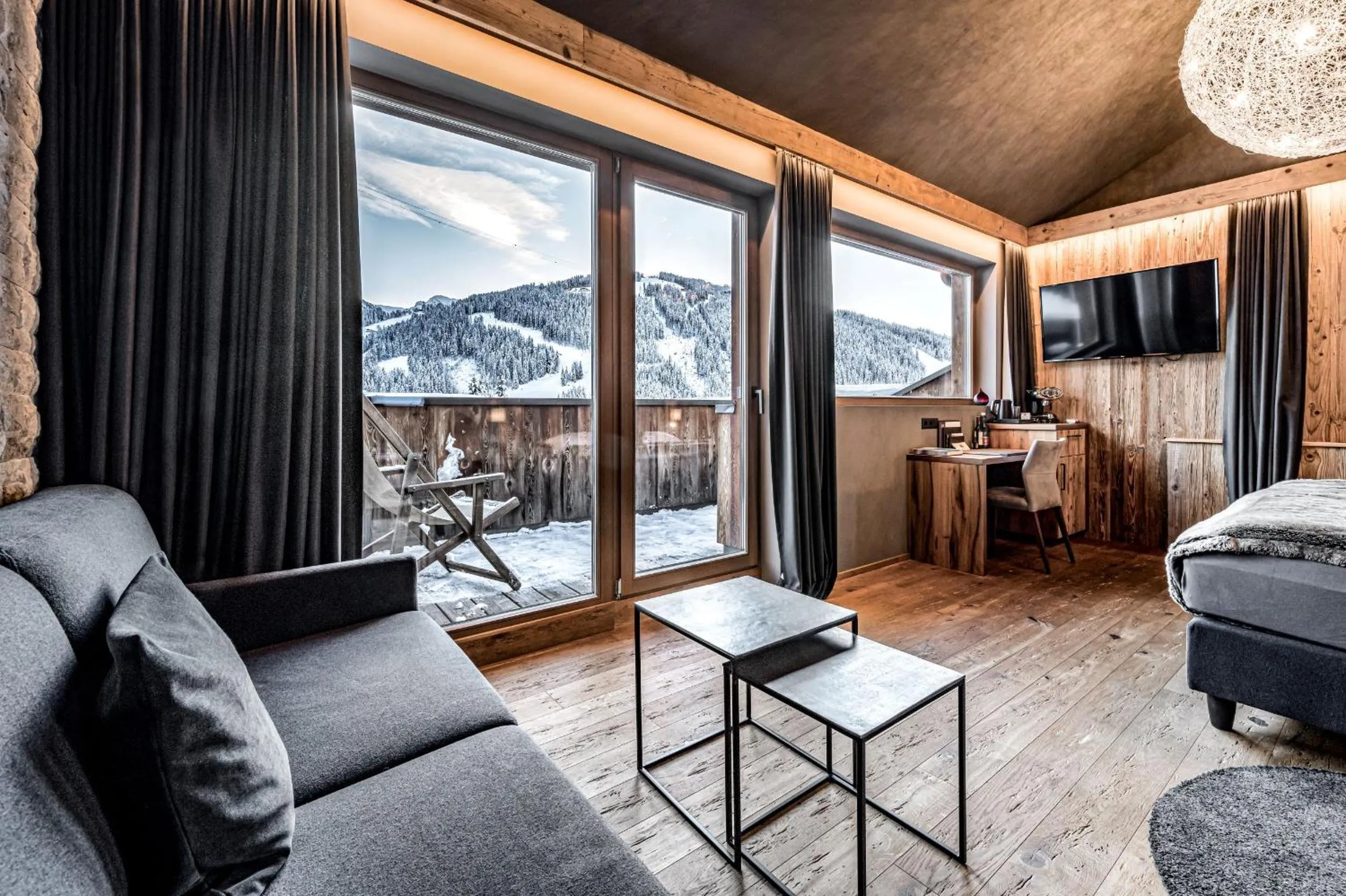 Photo of the whole room in ALMMONTE SENSUM SUITES - Funky Living Hotel