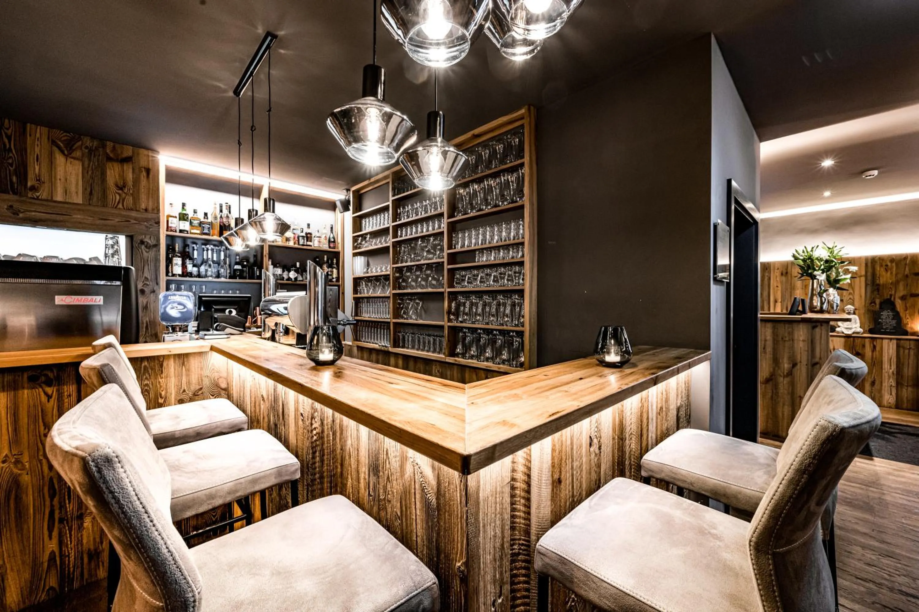 Restaurant/places to eat in ALMMONTE SENSUM SUITES - Funky Living Hotel