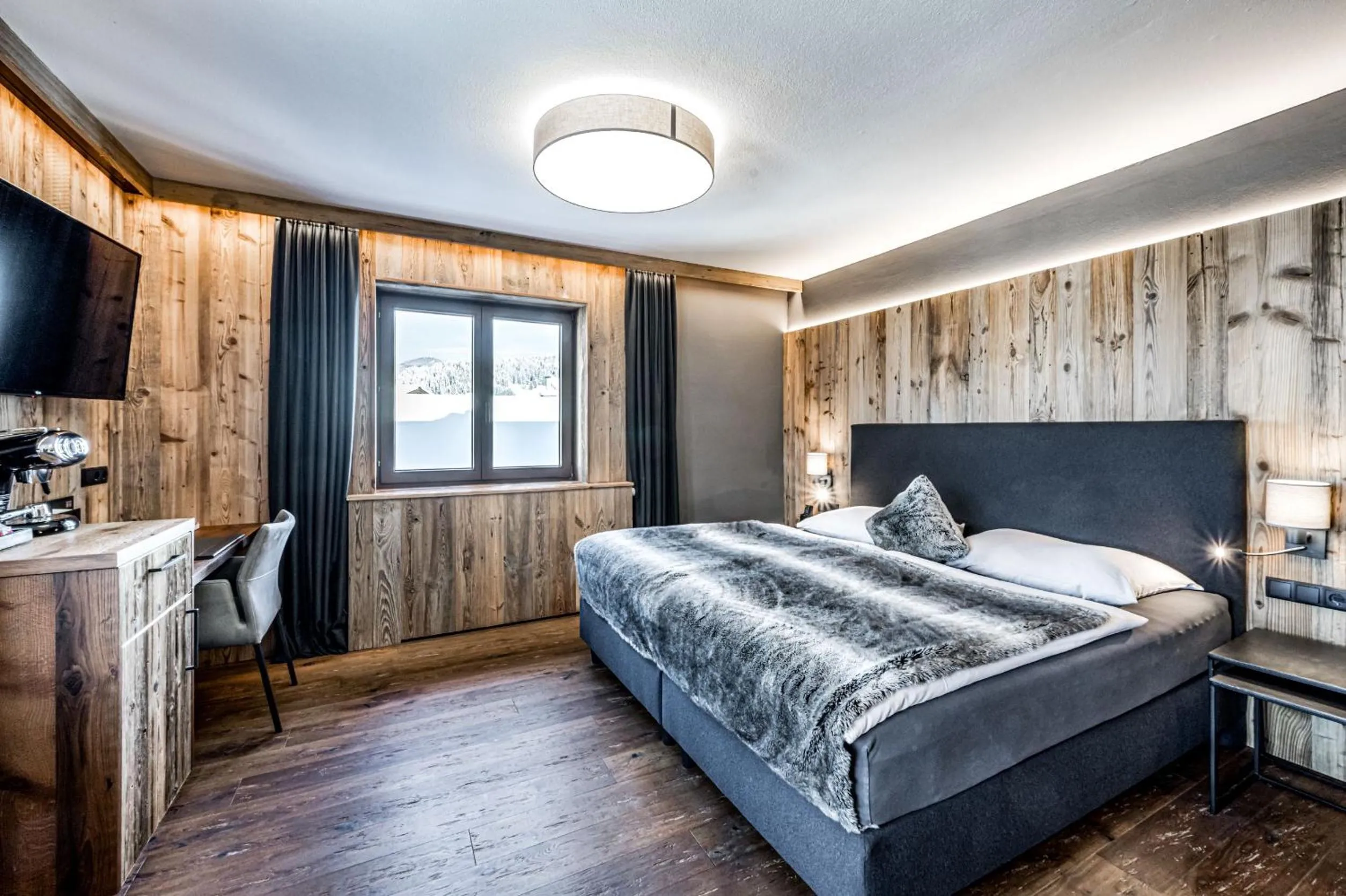 Photo of the whole room, Bed in ALMMONTE SENSUM SUITES - Funky Living Hotel