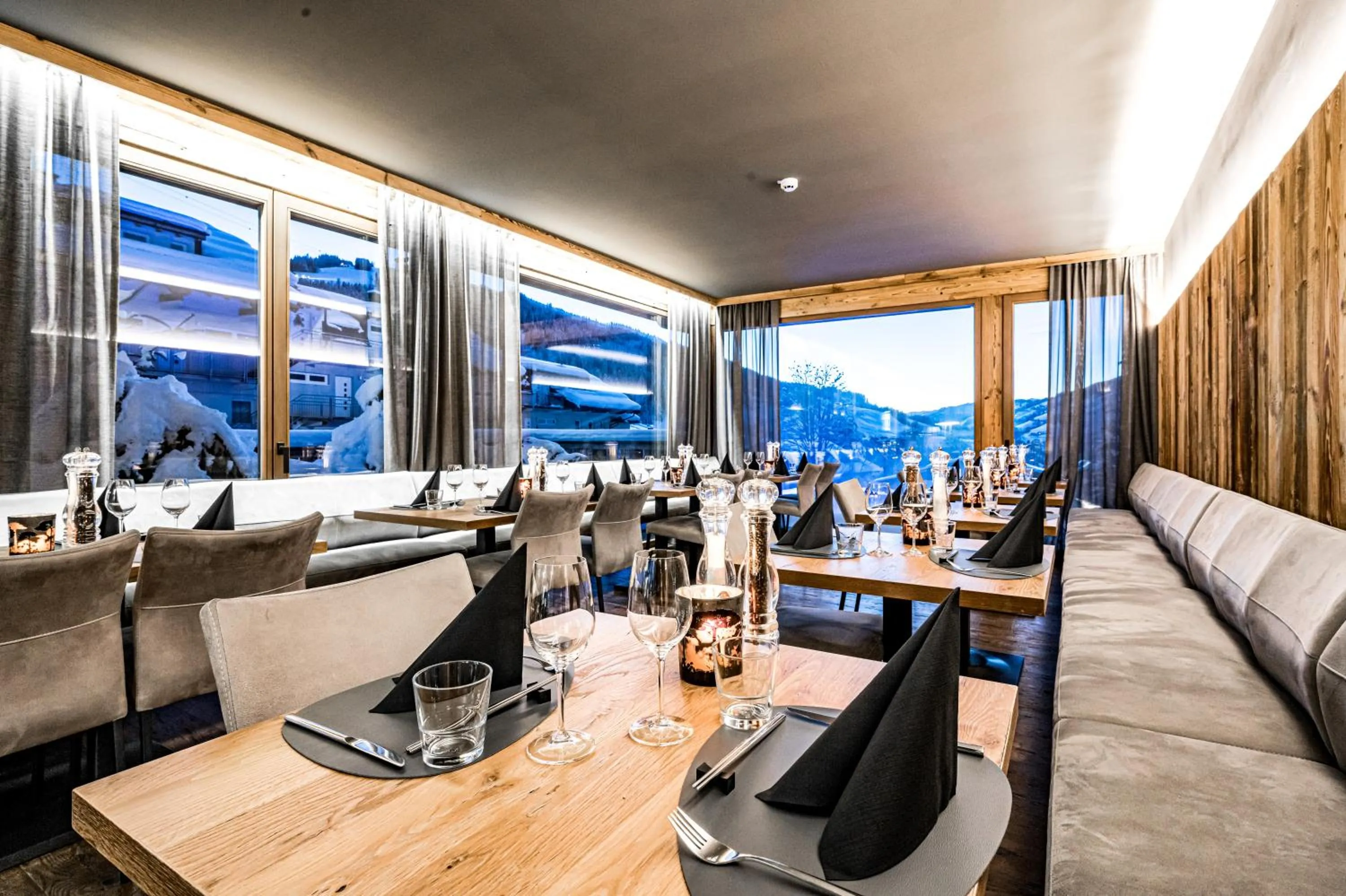 Restaurant/places to eat in ALMMONTE SENSUM SUITES - Funky Living Hotel