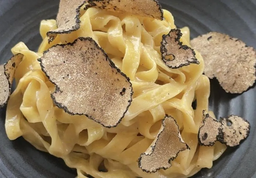 Food and drinks in ALMMONTE SENSUM SUITES - Funky Living Hotel