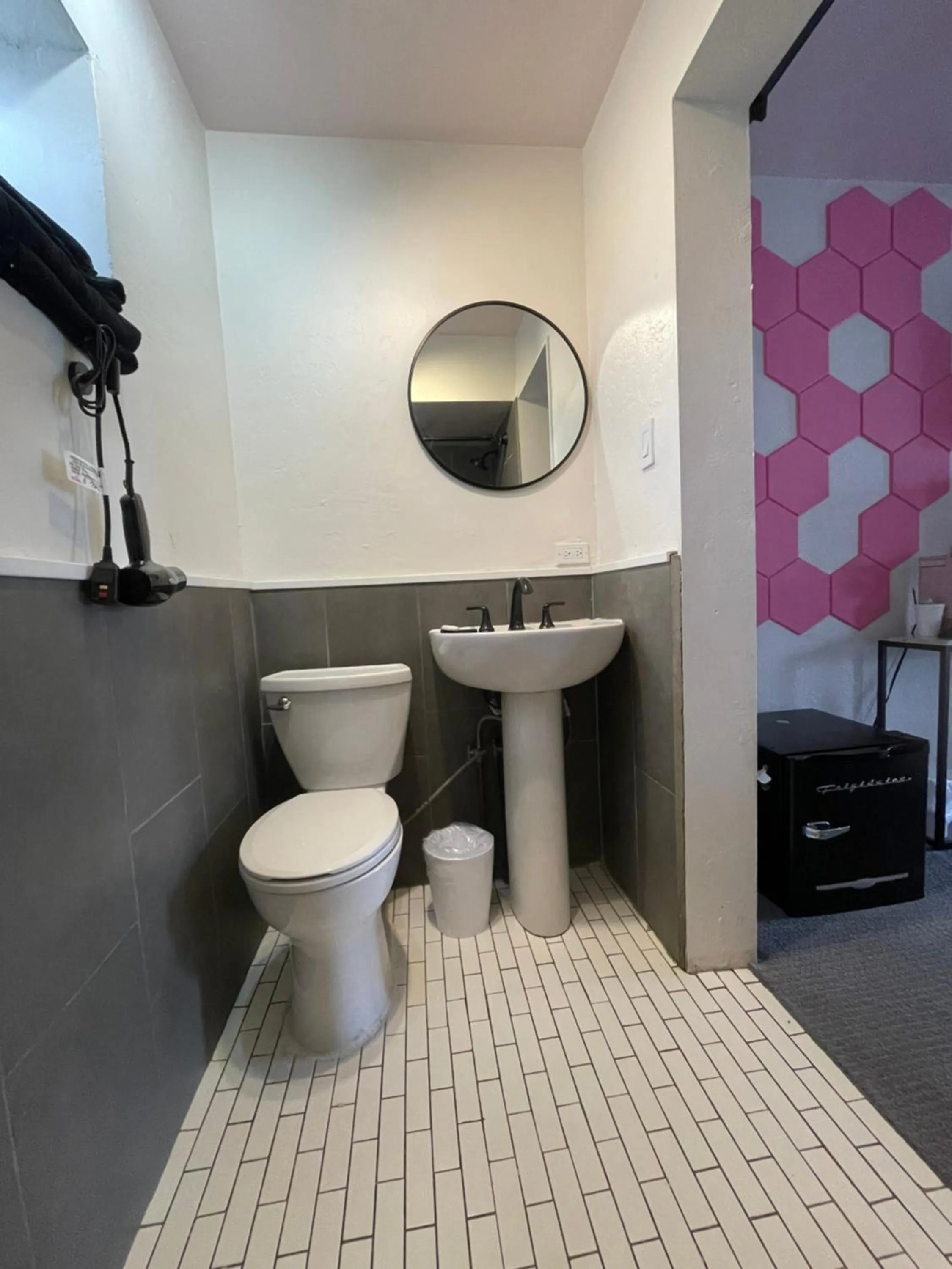 Toilet in Rainbow Motel