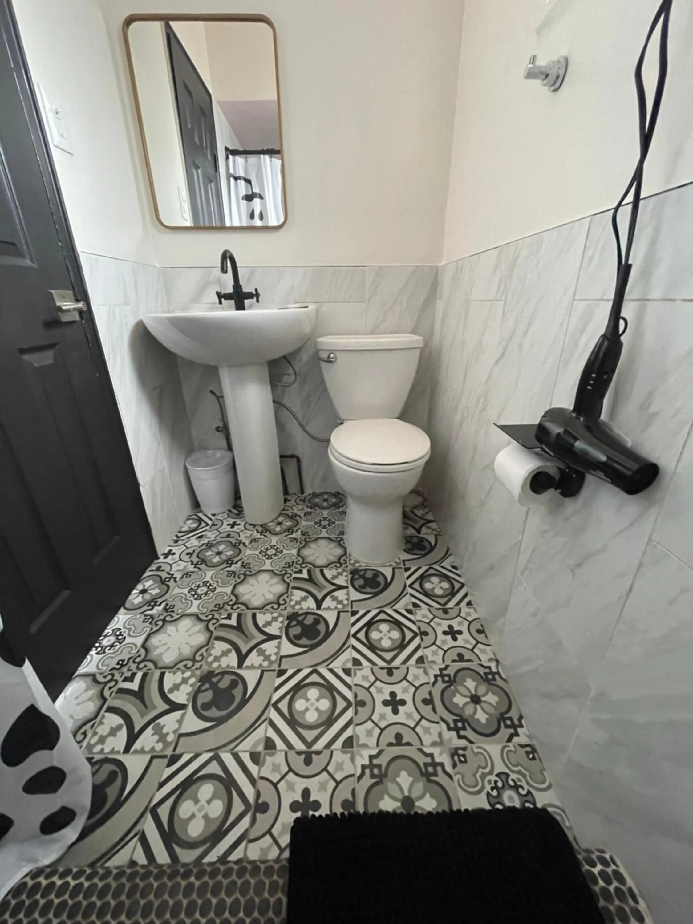 Toilet in Rainbow Motel