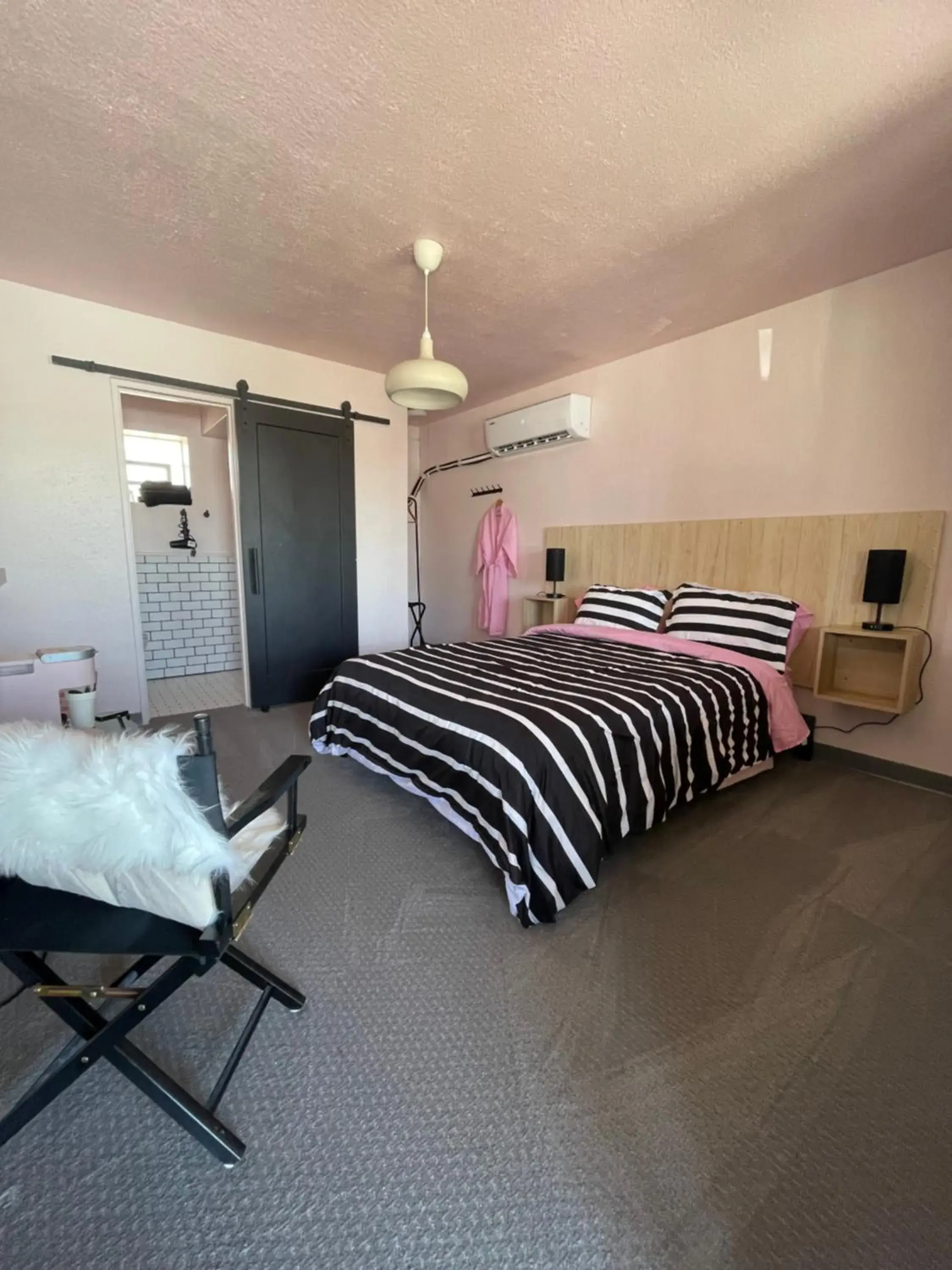 Deluxe Family Room in Rainbow Motel Deluxe Family Room in Rainbow Motel