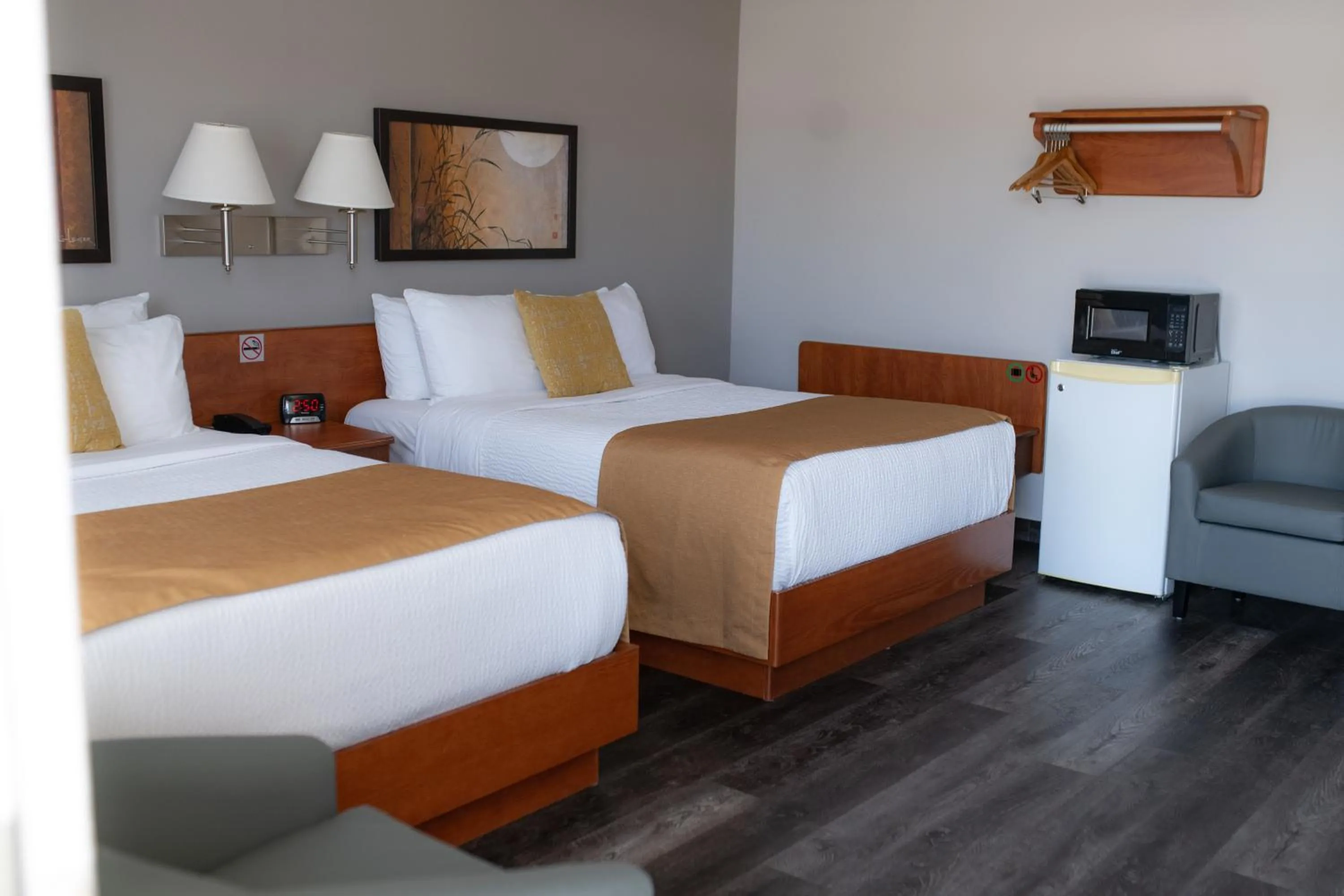 Bed in Hôtel Le Voyageur