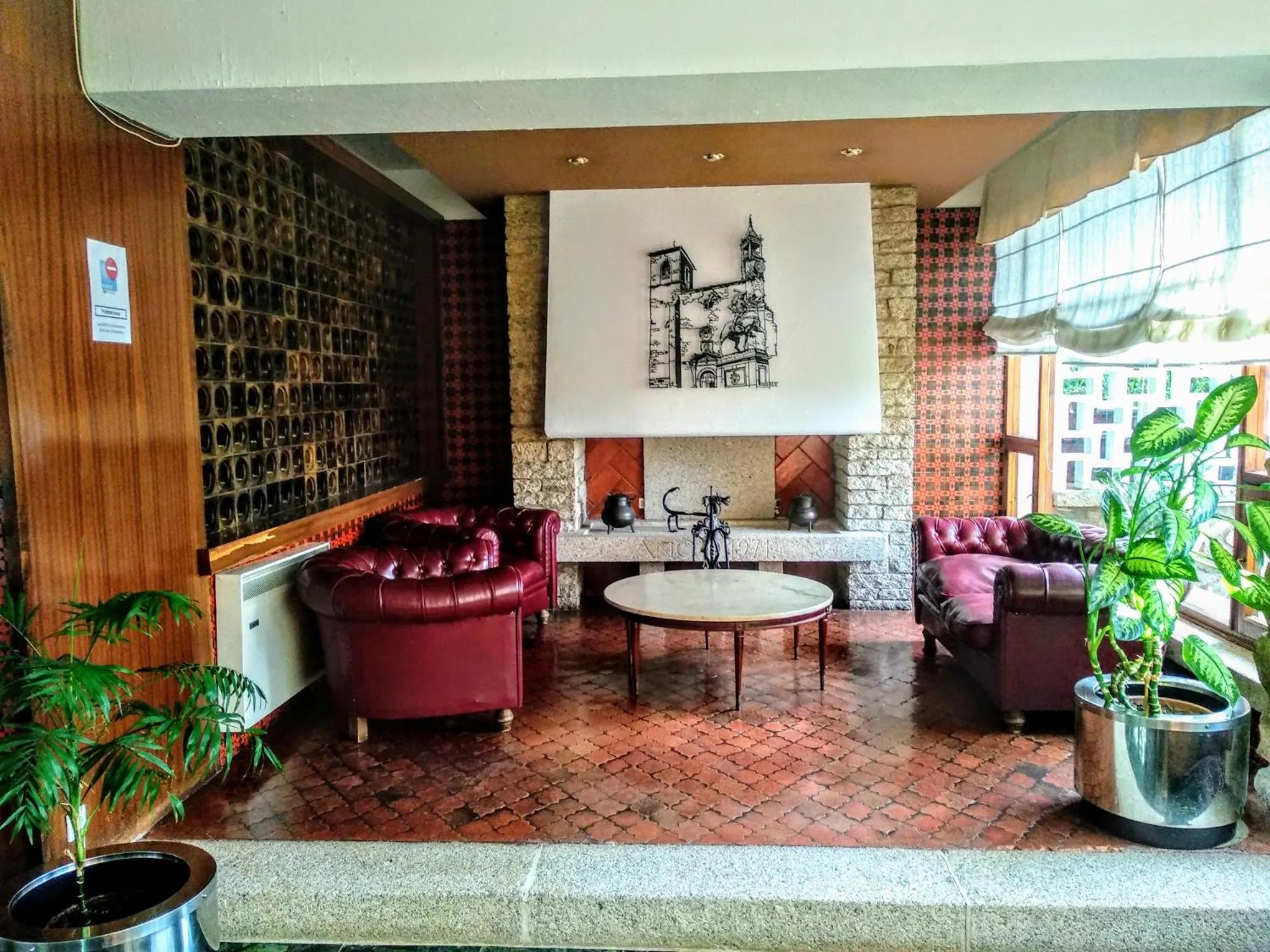 Lounge or bar in Hotel Las Cigüeñas
