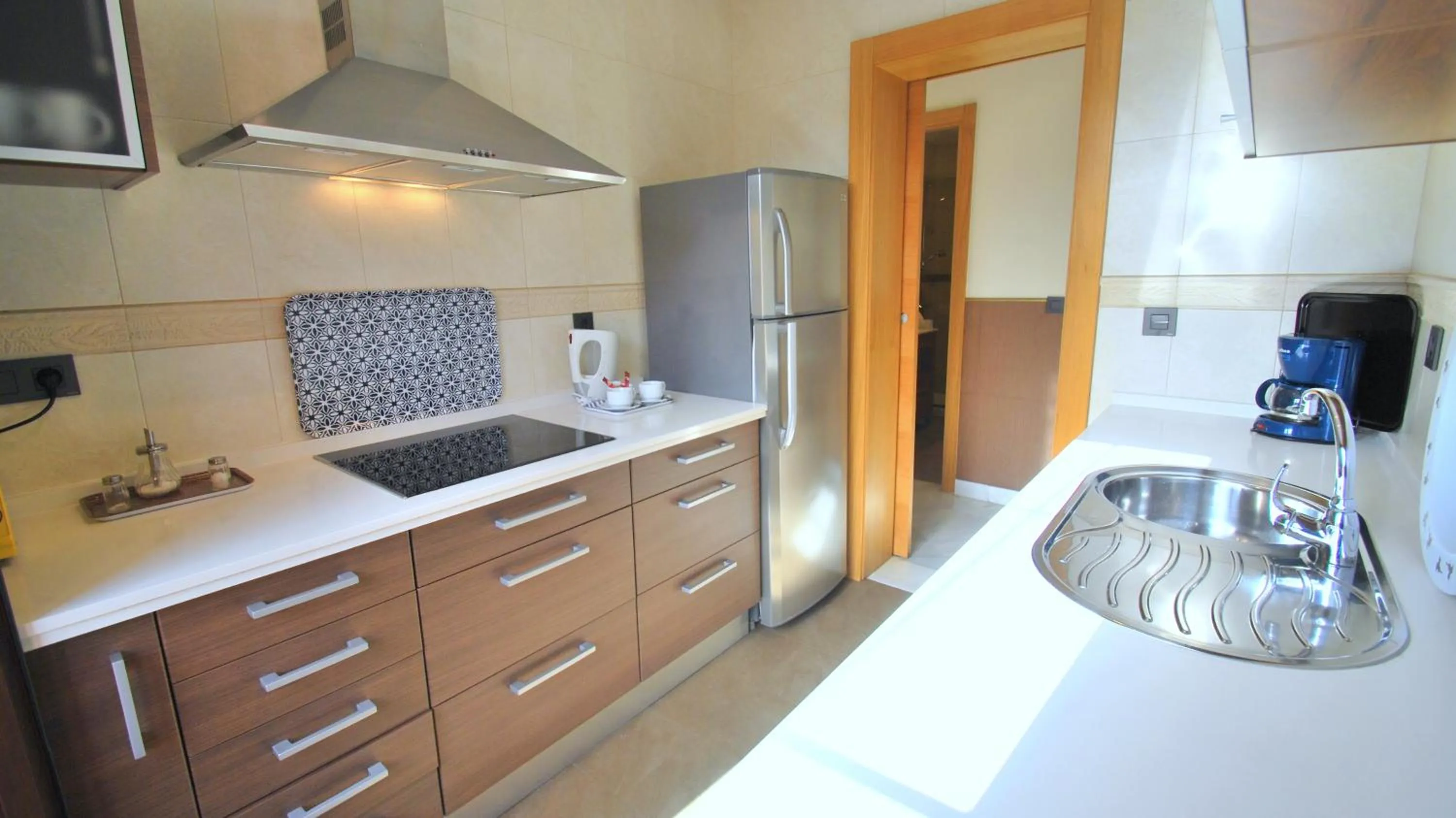Kitchen or kitchenette in Living-Sevilla Apartments San Lorenzo