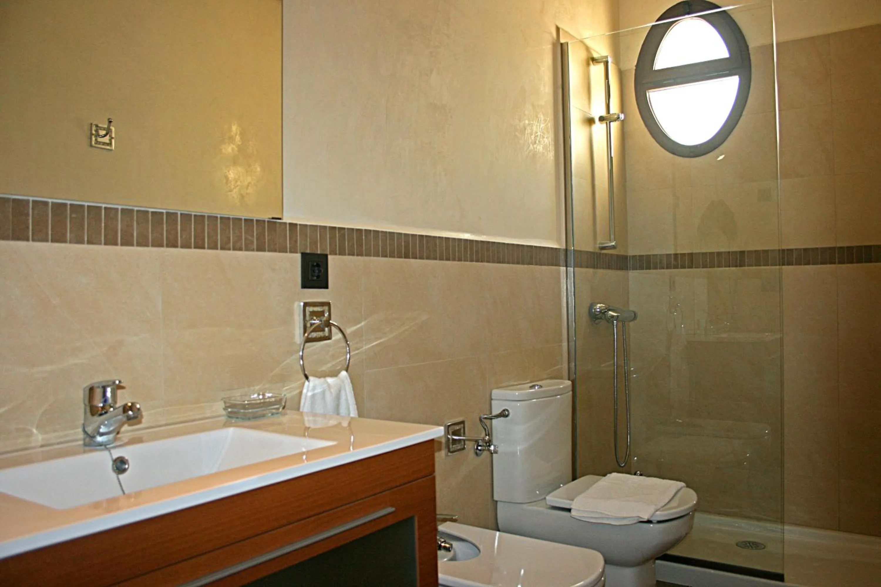 Bathroom in Living-Sevilla Apartments San Lorenzo