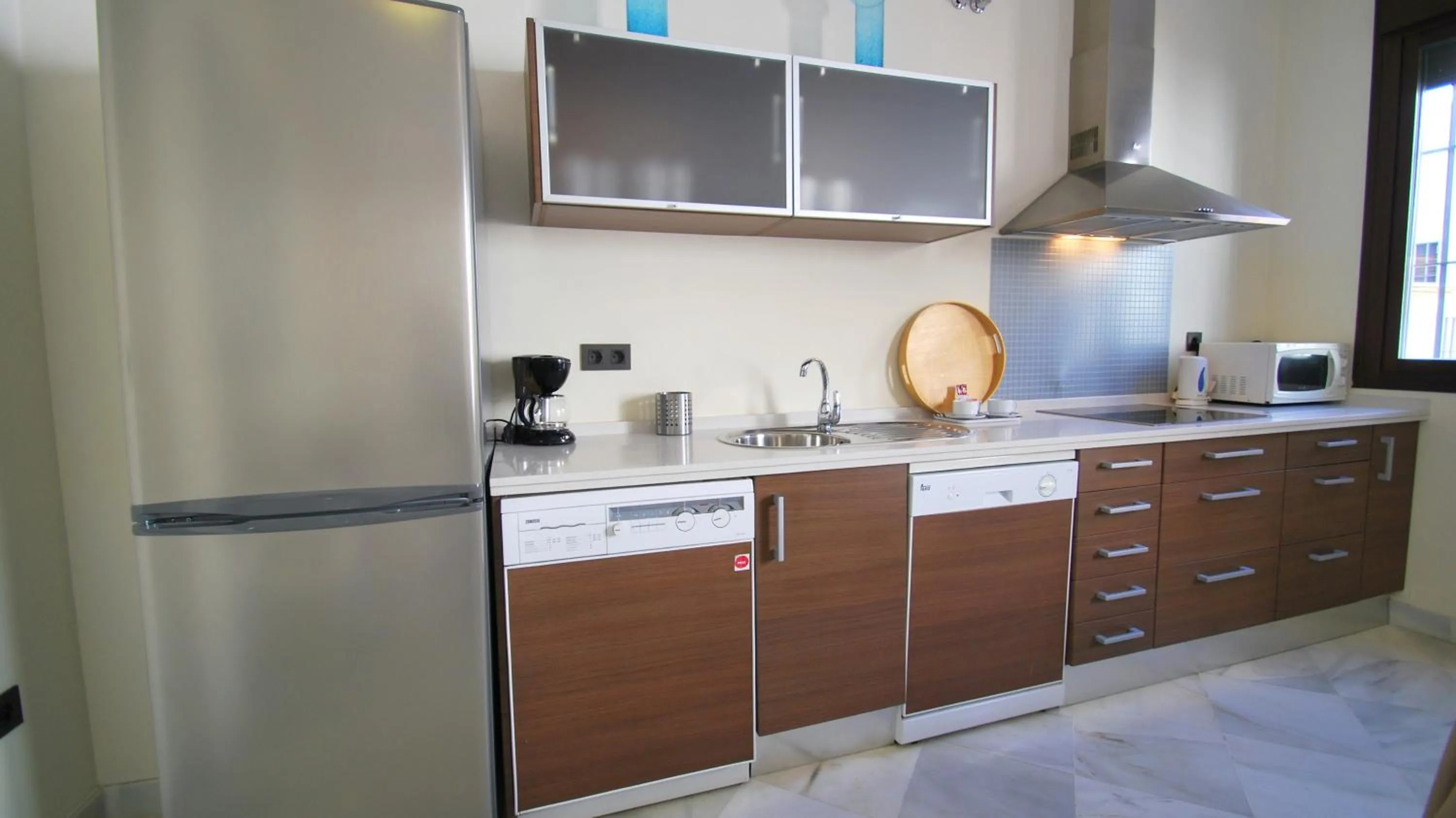 Kitchen or kitchenette in Living-Sevilla Apartments San Lorenzo