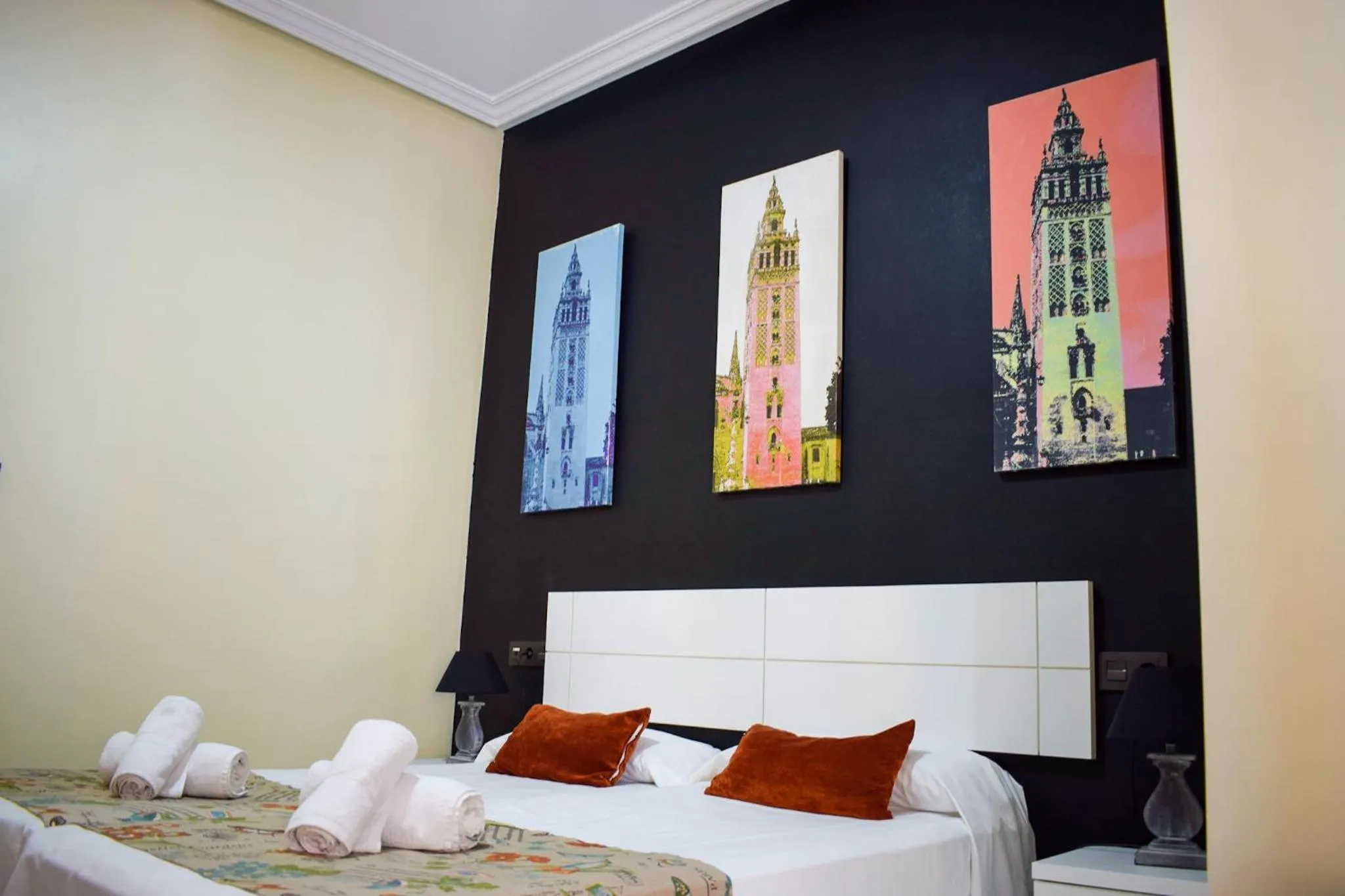 Bedroom, Bed in Living-Sevilla Apartments San Lorenzo