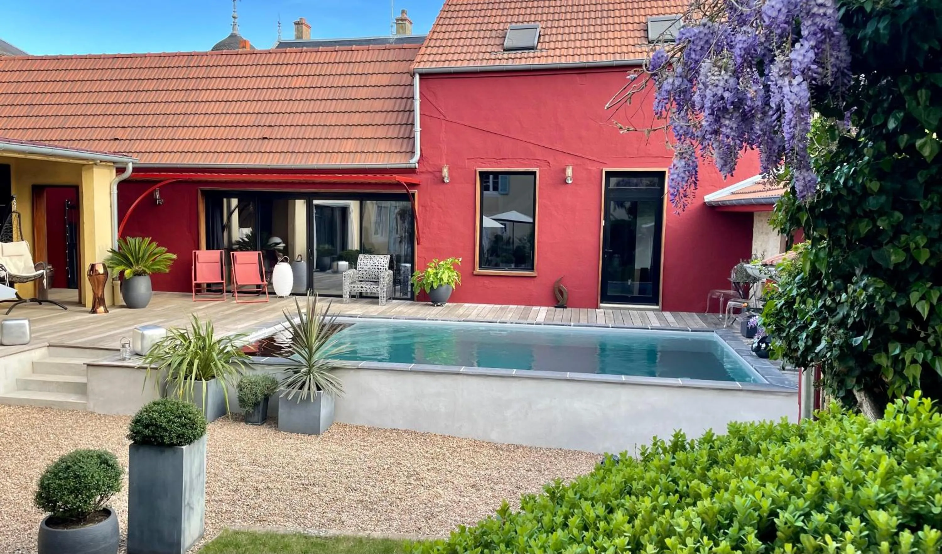 Swimming pool in Chambres d'Hôte Le Clos de L'Argolay