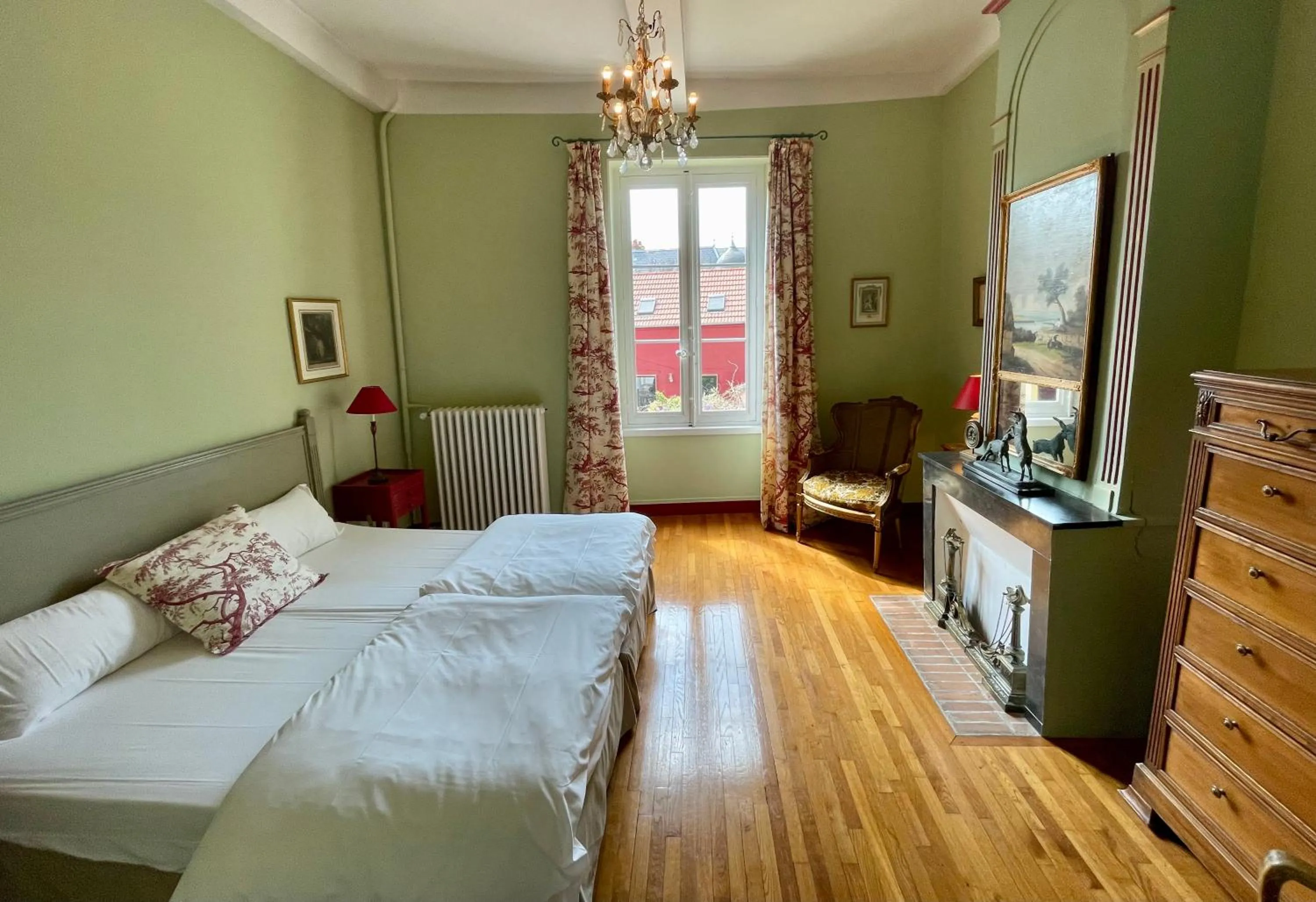 Photo of the whole room in Chambres d'Hôte Le Clos de L'Argolay