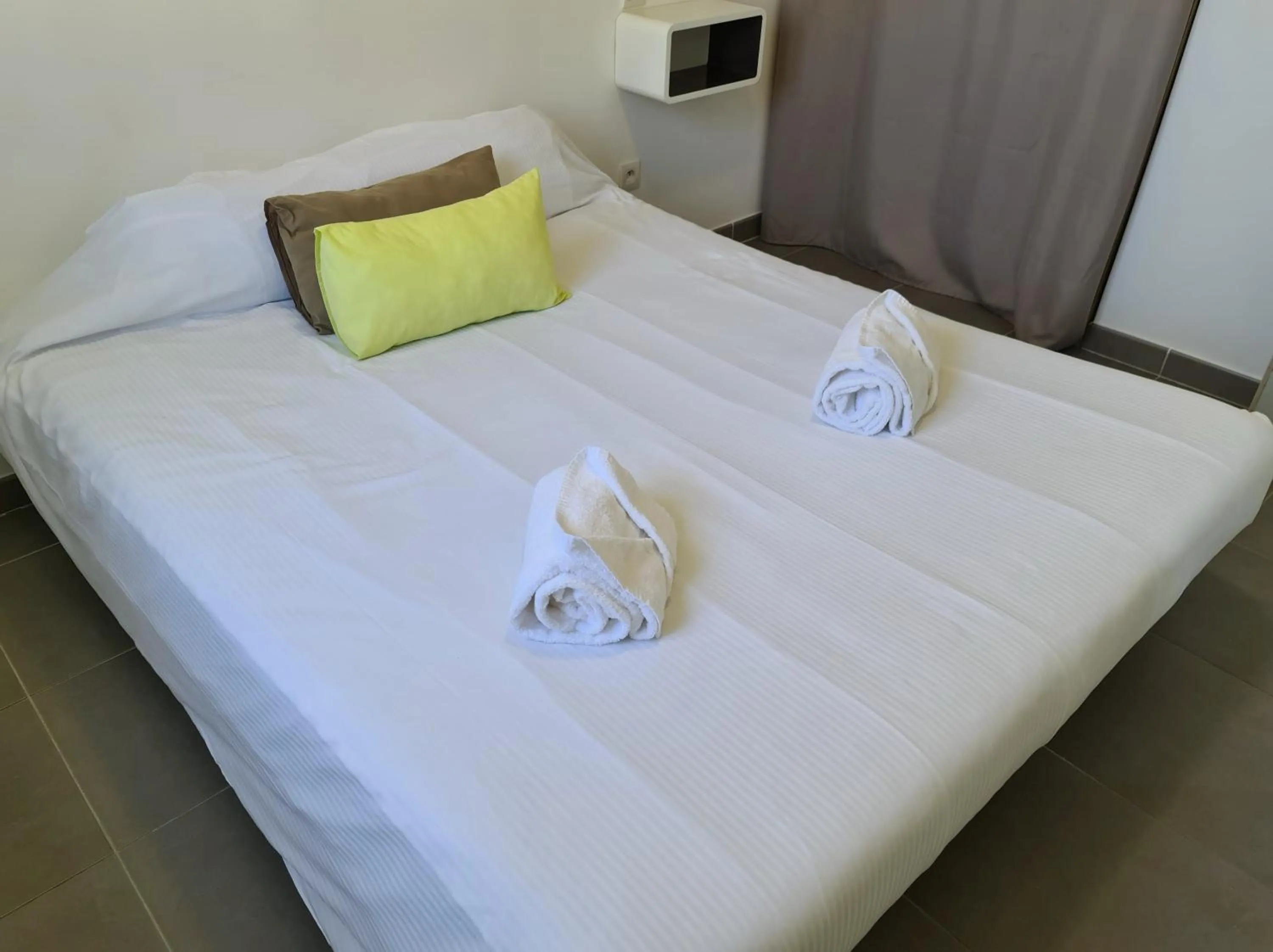 Bedroom, Bed in Park & Suites Village Gorges de l'Hérault-Cévennes