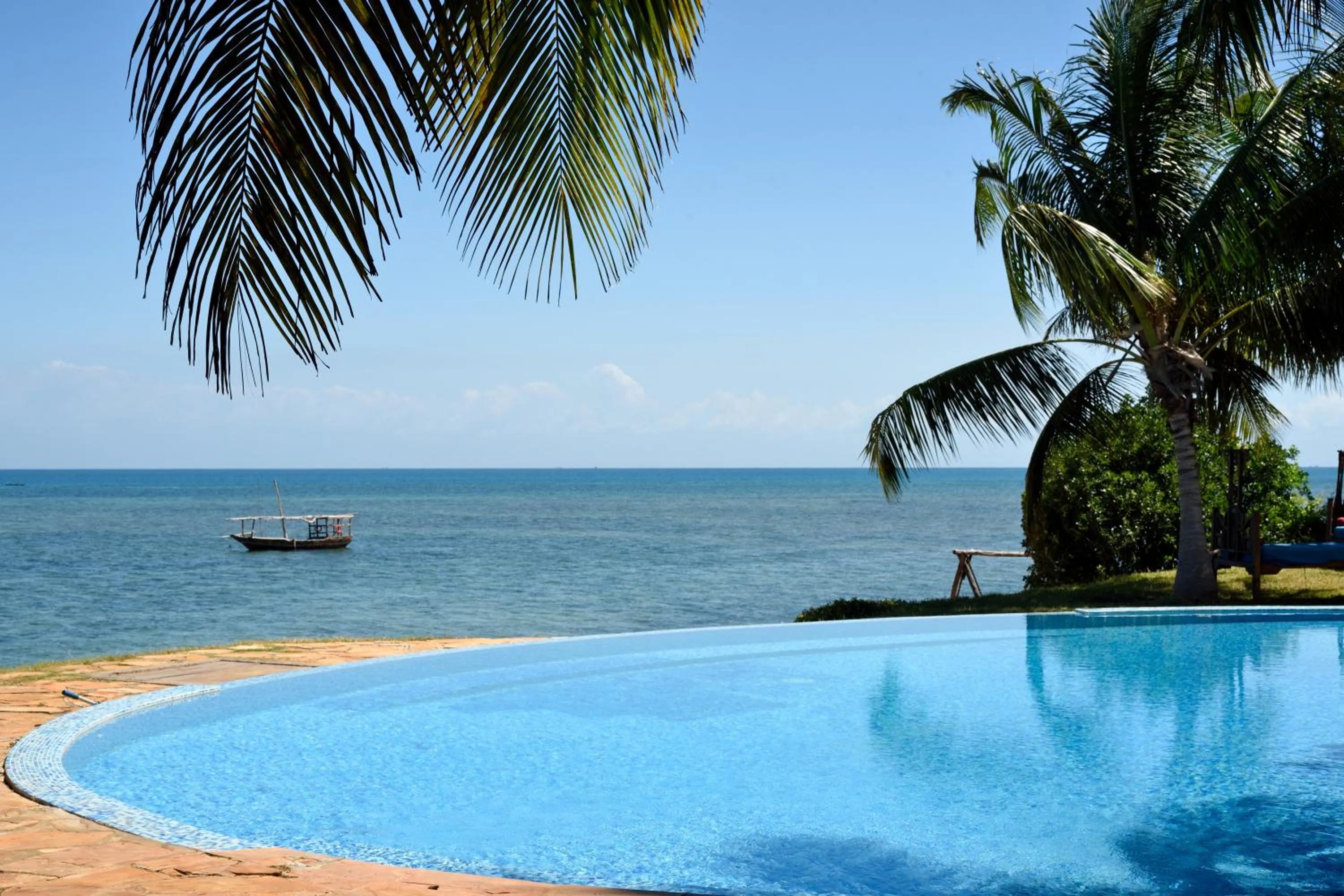Swimming pool in Fumba Beach Lodge