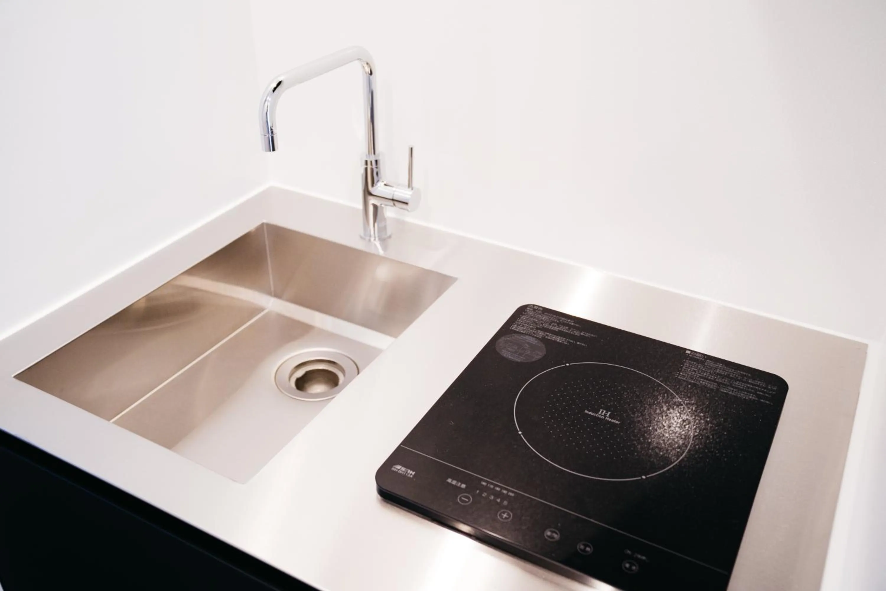 Kitchen or kitchenette in FUKUOKA MOJIKO STAY x 完全非対面セルフチェックイン 門司港駅徒歩5分