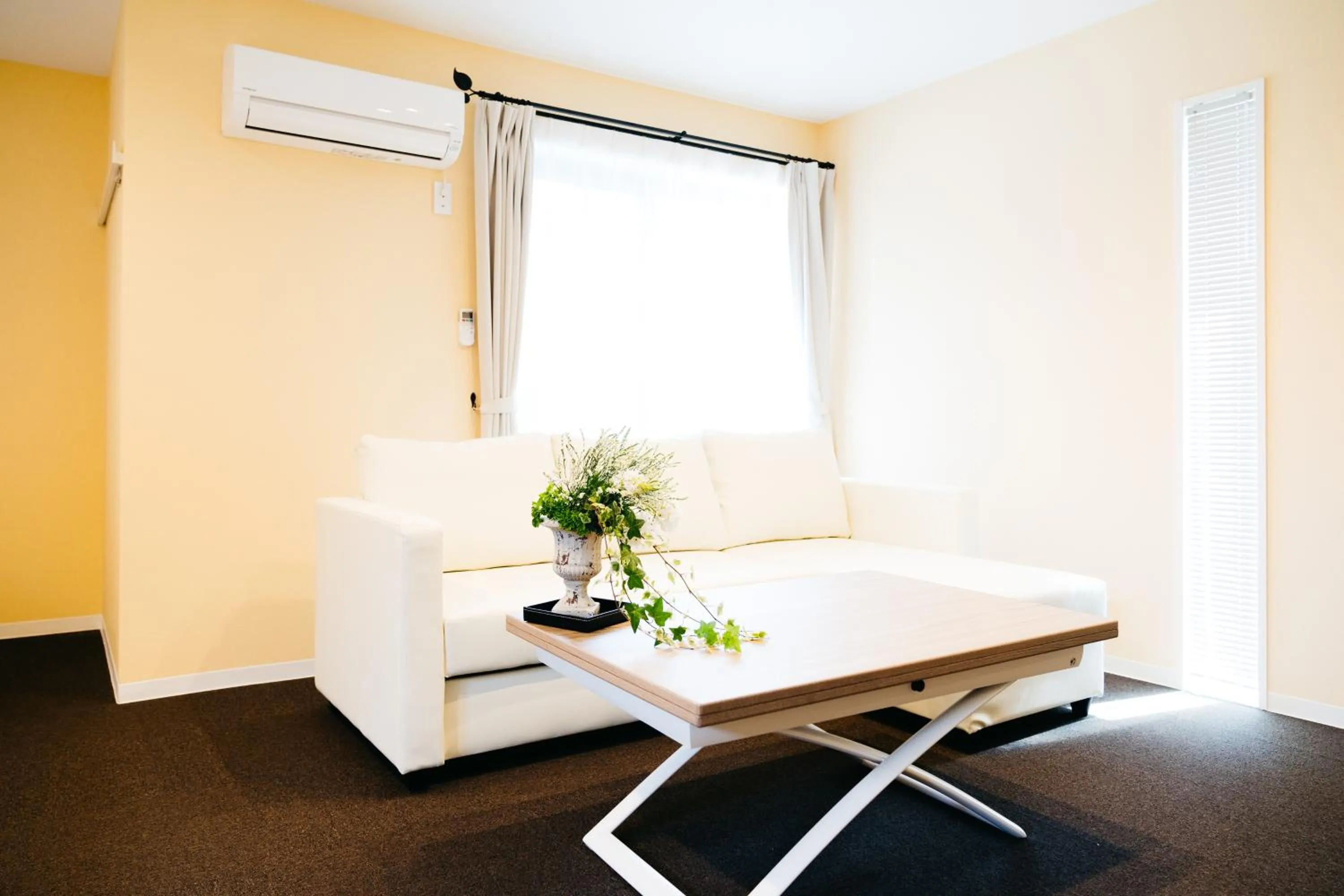 Living room in FUKUOKA MOJIKO STAY x 完全非対面セルフチェックイン 門司港駅徒歩5分