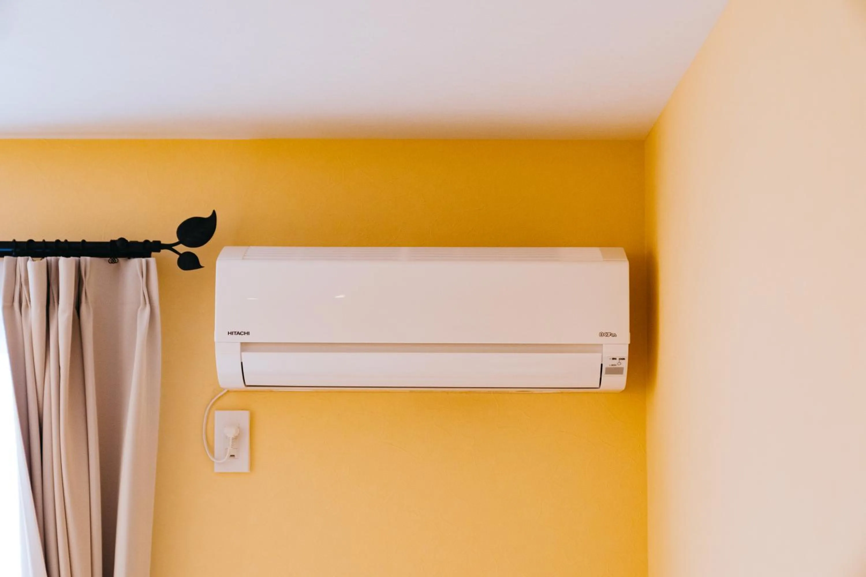 Photo of the whole room in FUKUOKA MOJIKO STAY x 完全非対面セルフチェックイン 門司港駅徒歩5分