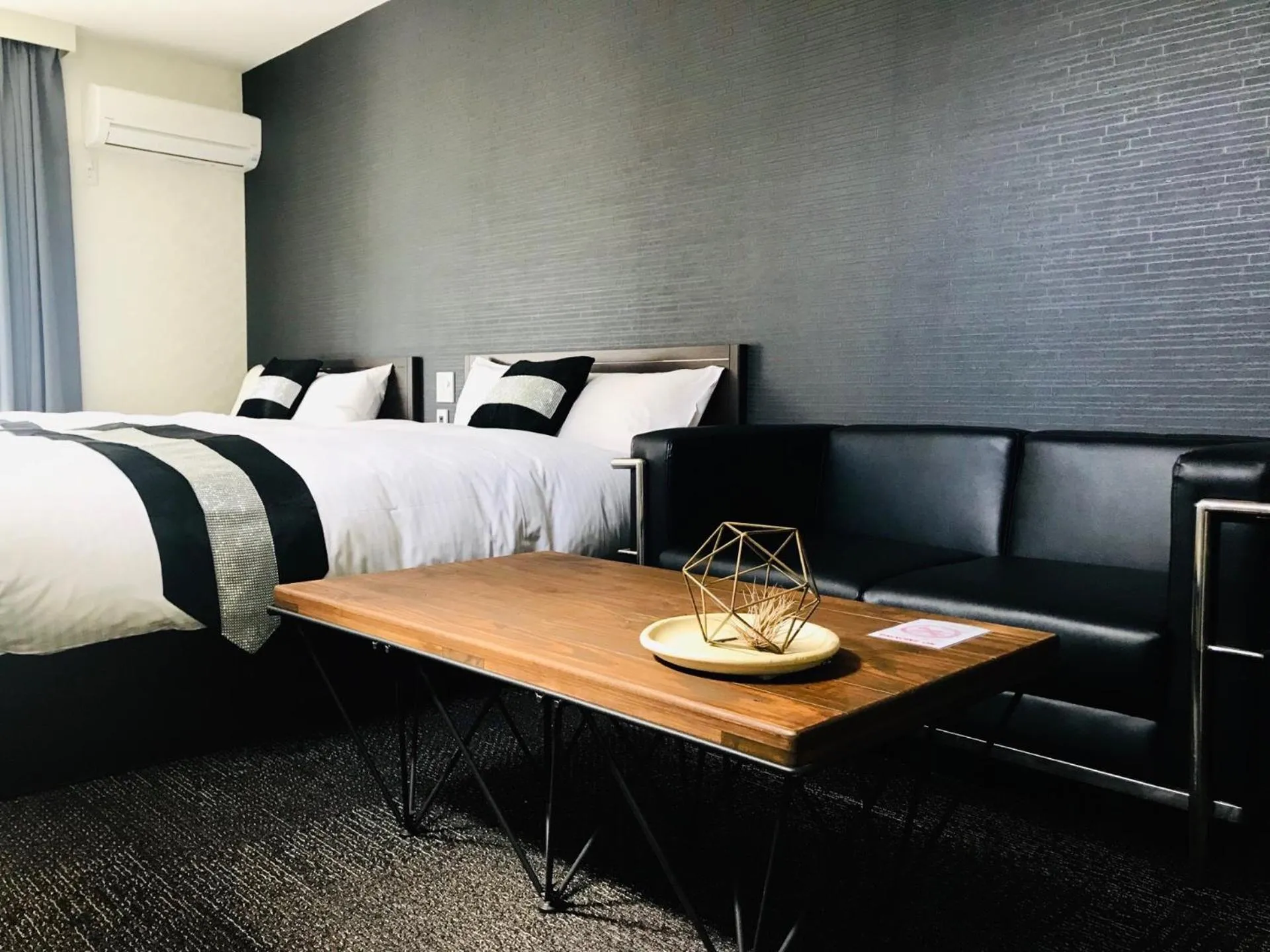 Decorative detail, Bed in FUKUOKA MOJIKO STAY x 完全非対面セルフチェックイン 門司港駅徒歩5分