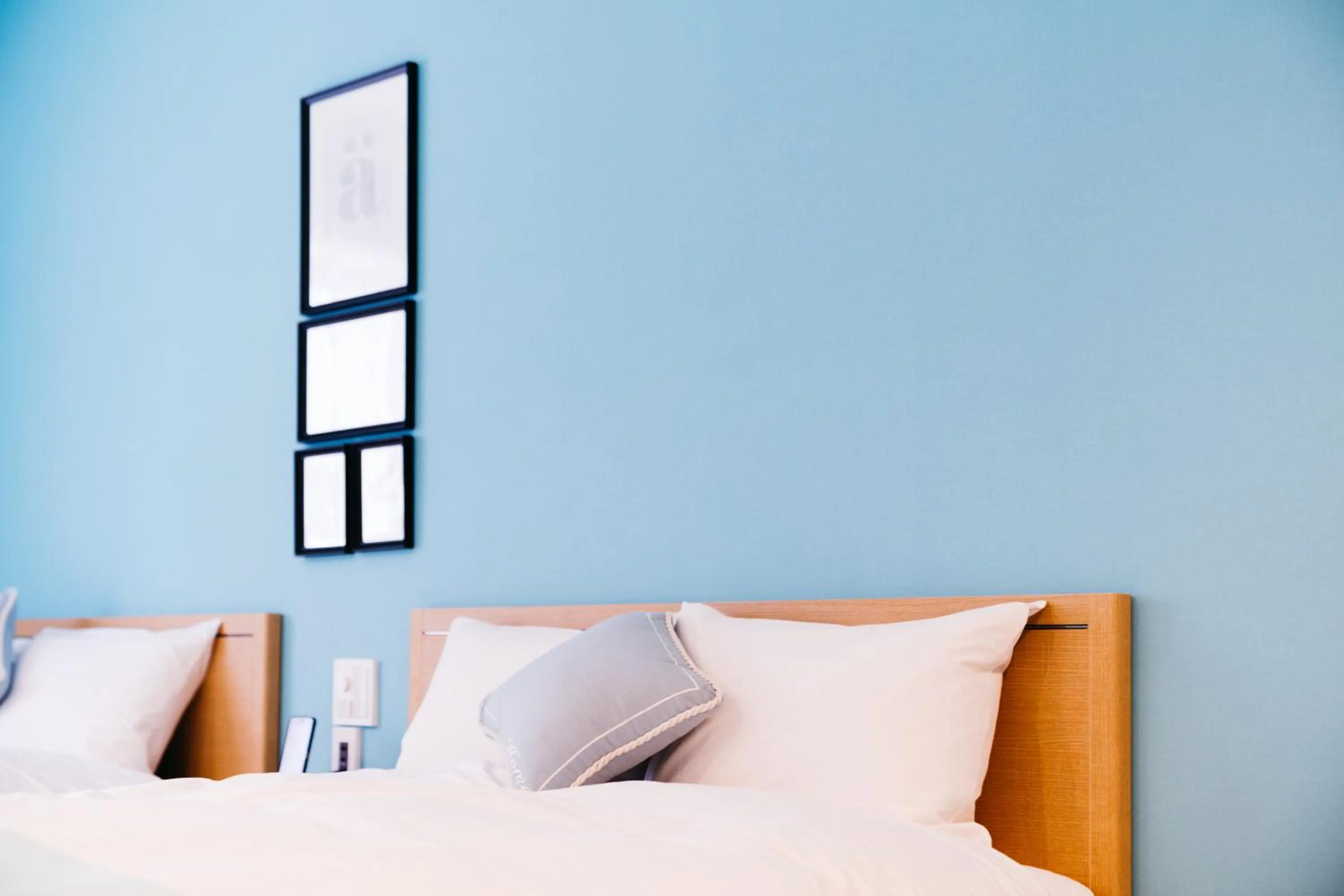 Bedroom, Bed in FUKUOKA MOJIKO STAY x 完全非対面セルフチェックイン 門司港駅徒歩5分