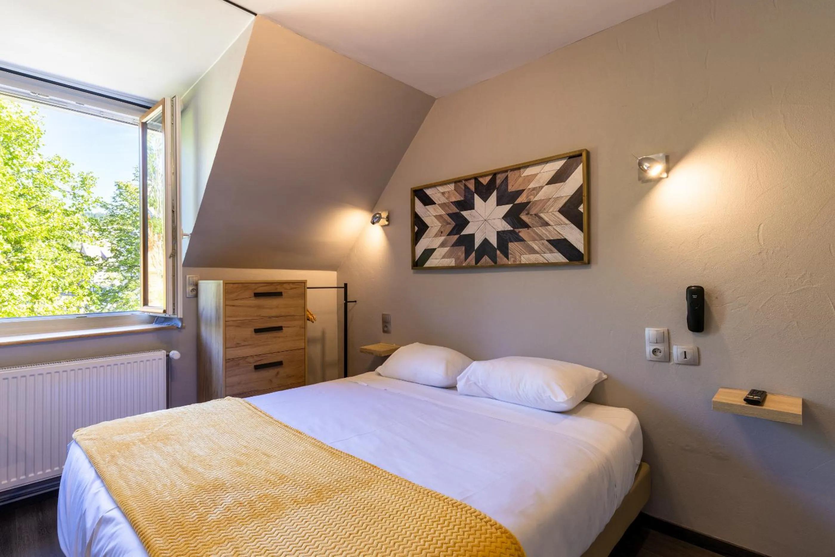 Bed in Auberge de la Rivière