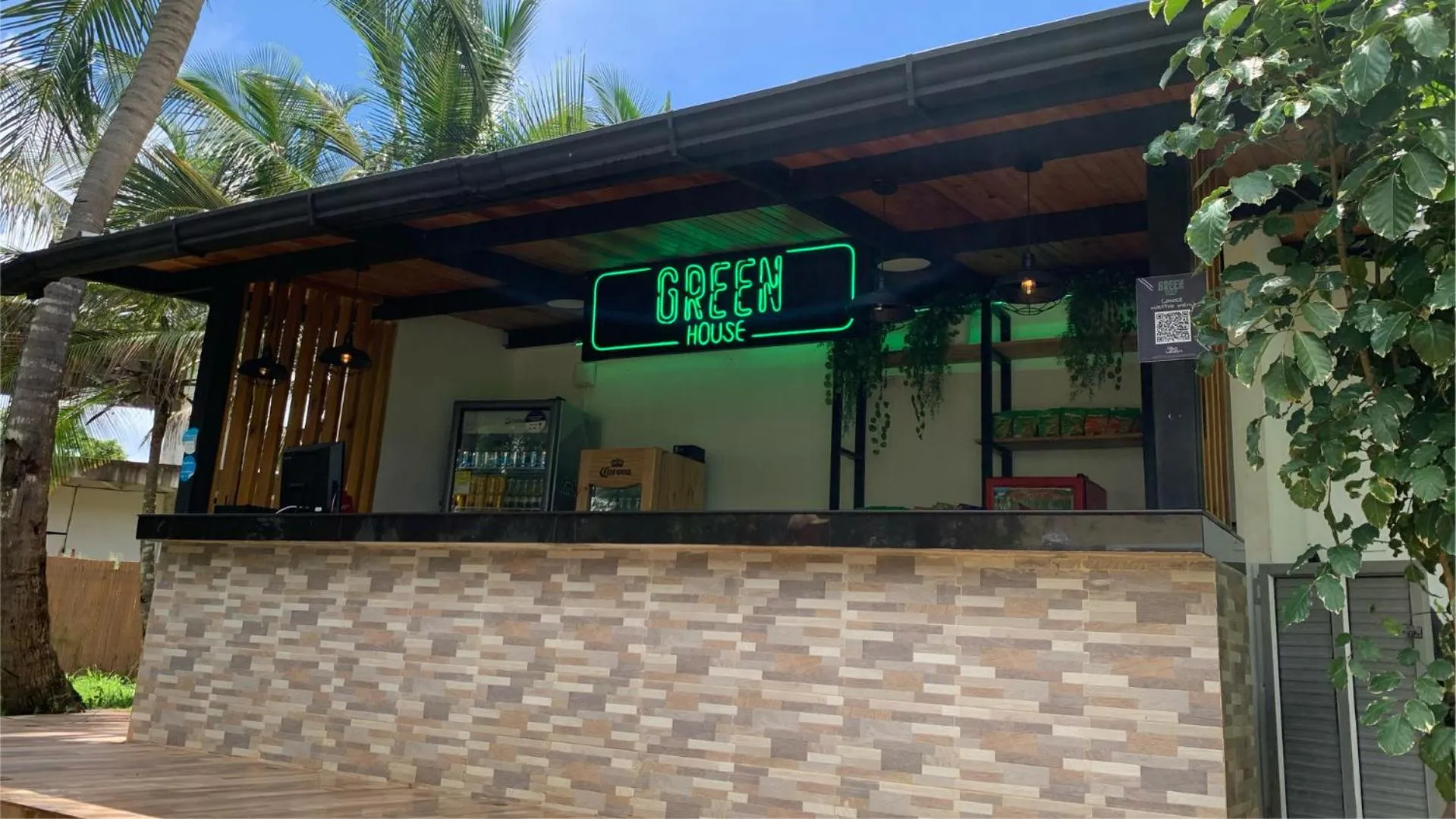 Drinks in Hotel Blue Cove by On vacation