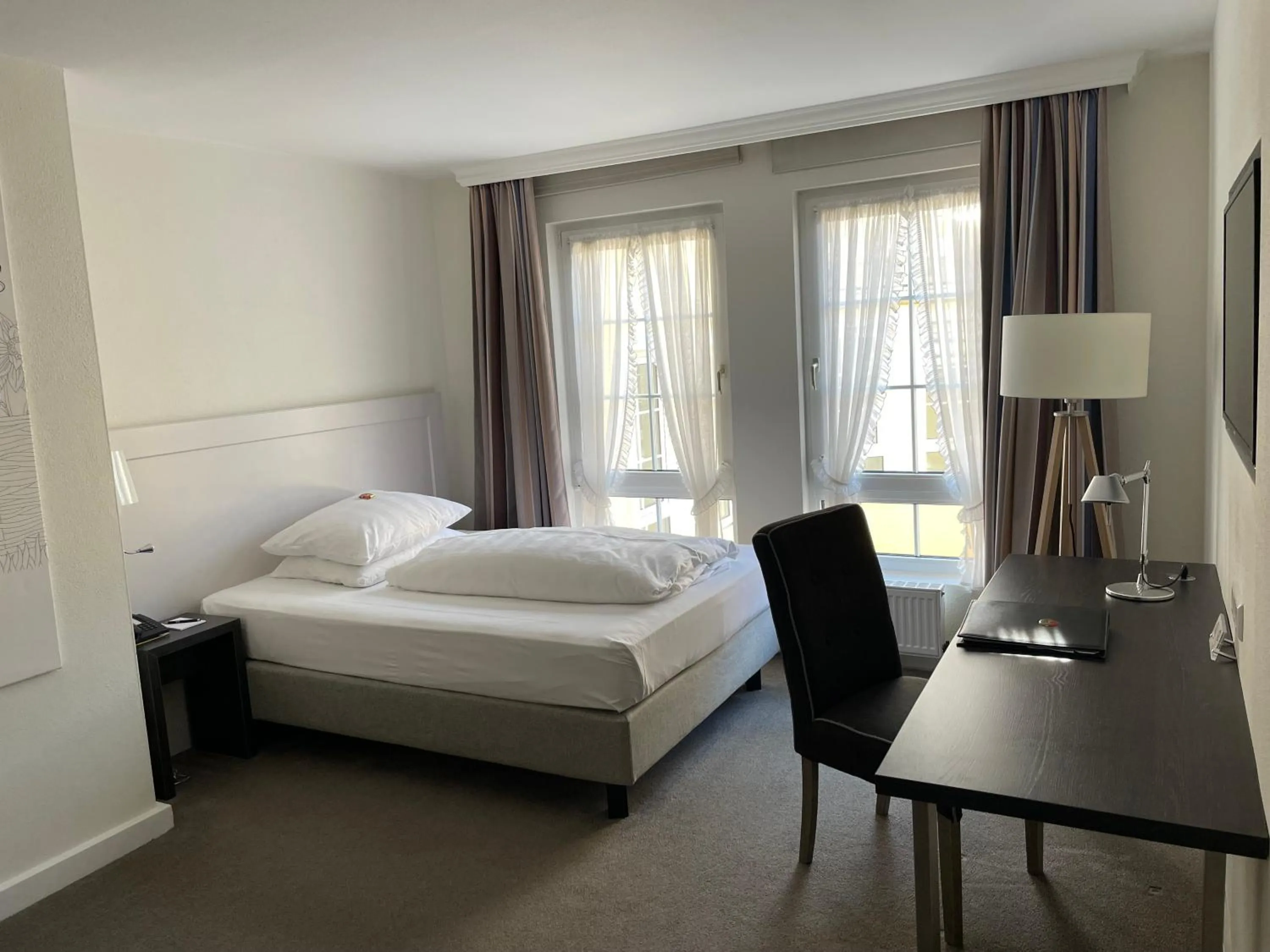 Photo of the whole room, Bed in Das Goldene Lamm Aalen