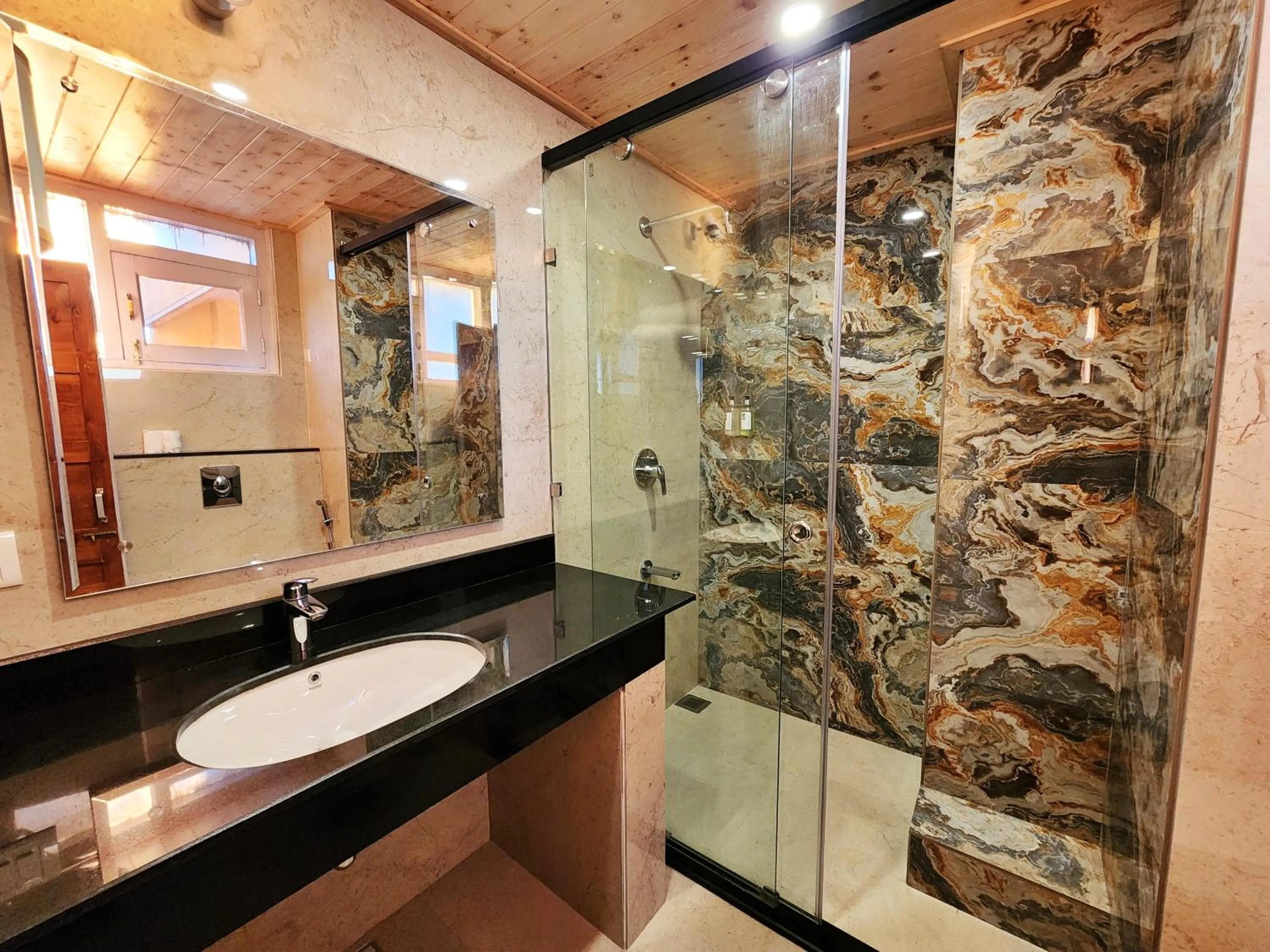 Hotel Pineview Shimla