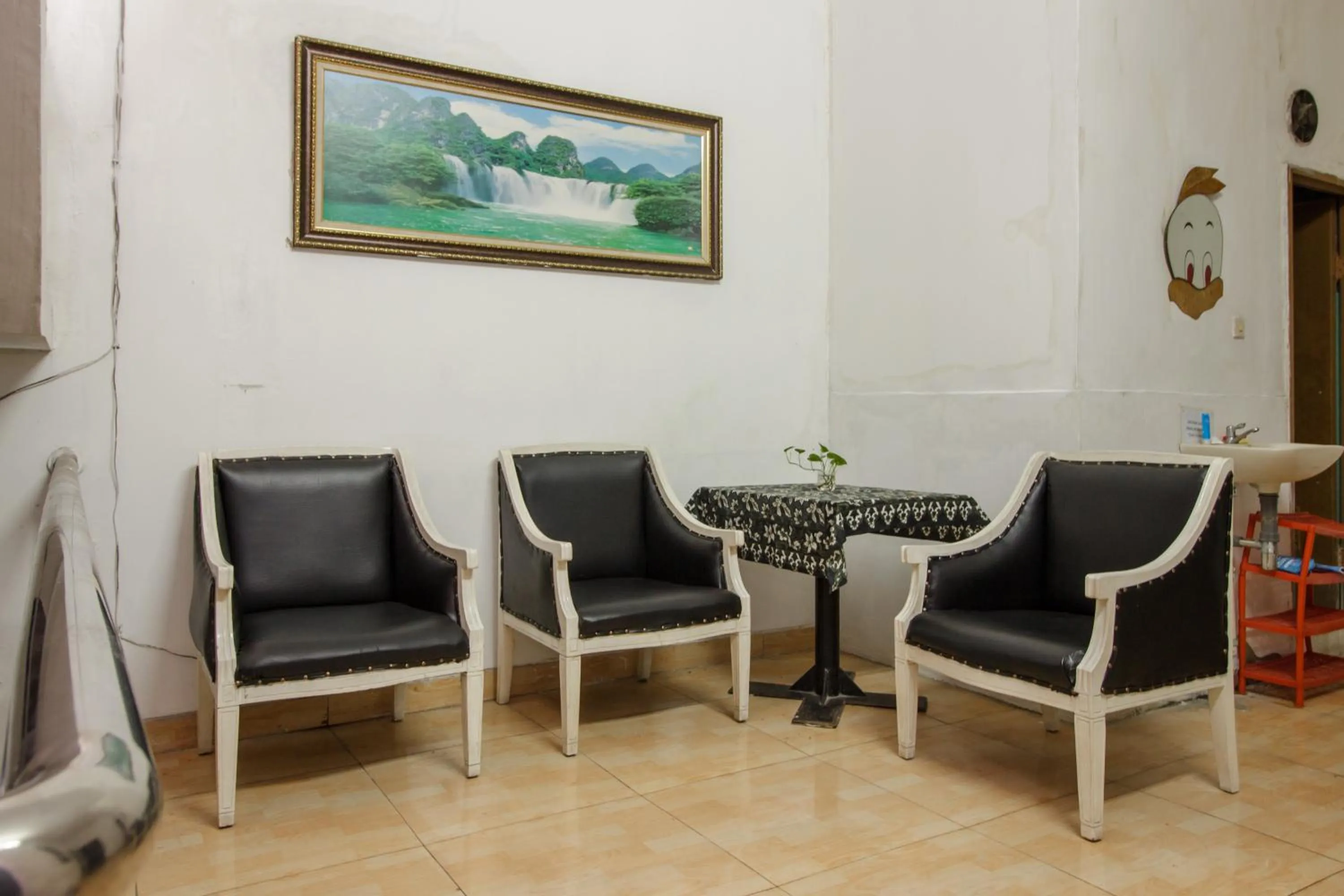 Living room in RedDoorz Syariah At Taman Bendungan Asahan