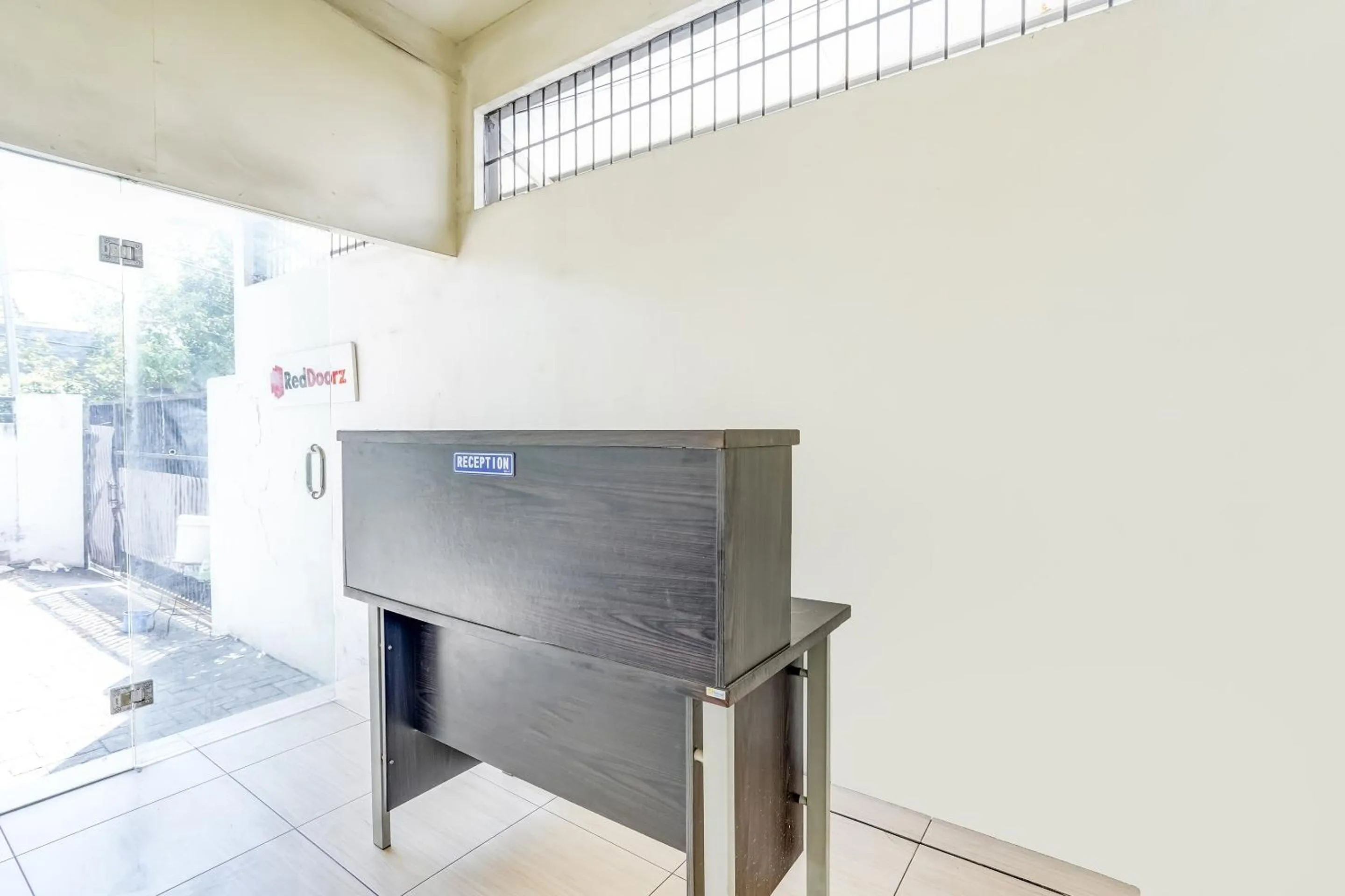 Lobby or reception in OYO 91361 Benlin D'kost Syariah