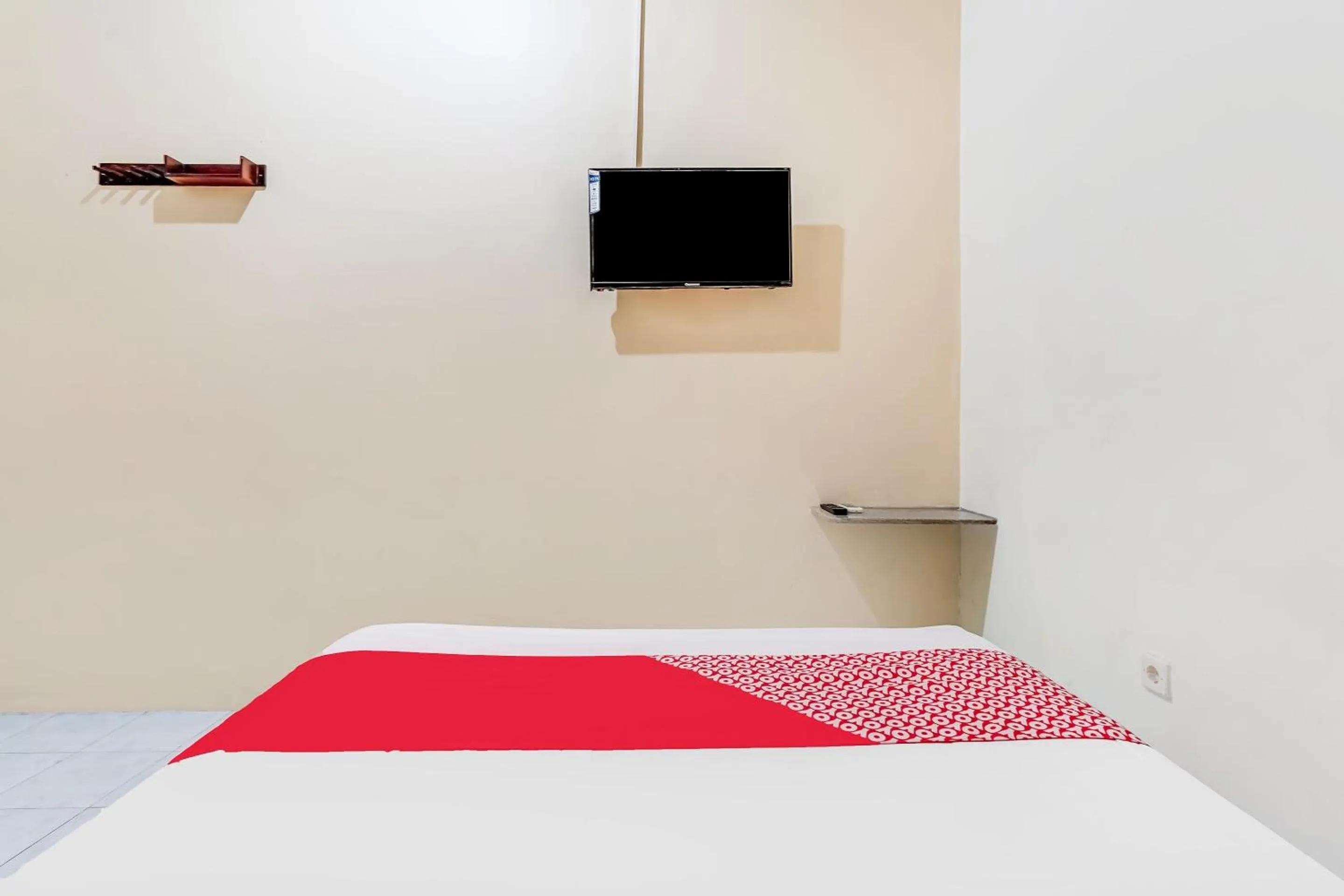 Bedroom, Bed in OYO 91361 Benlin D'kost Syariah