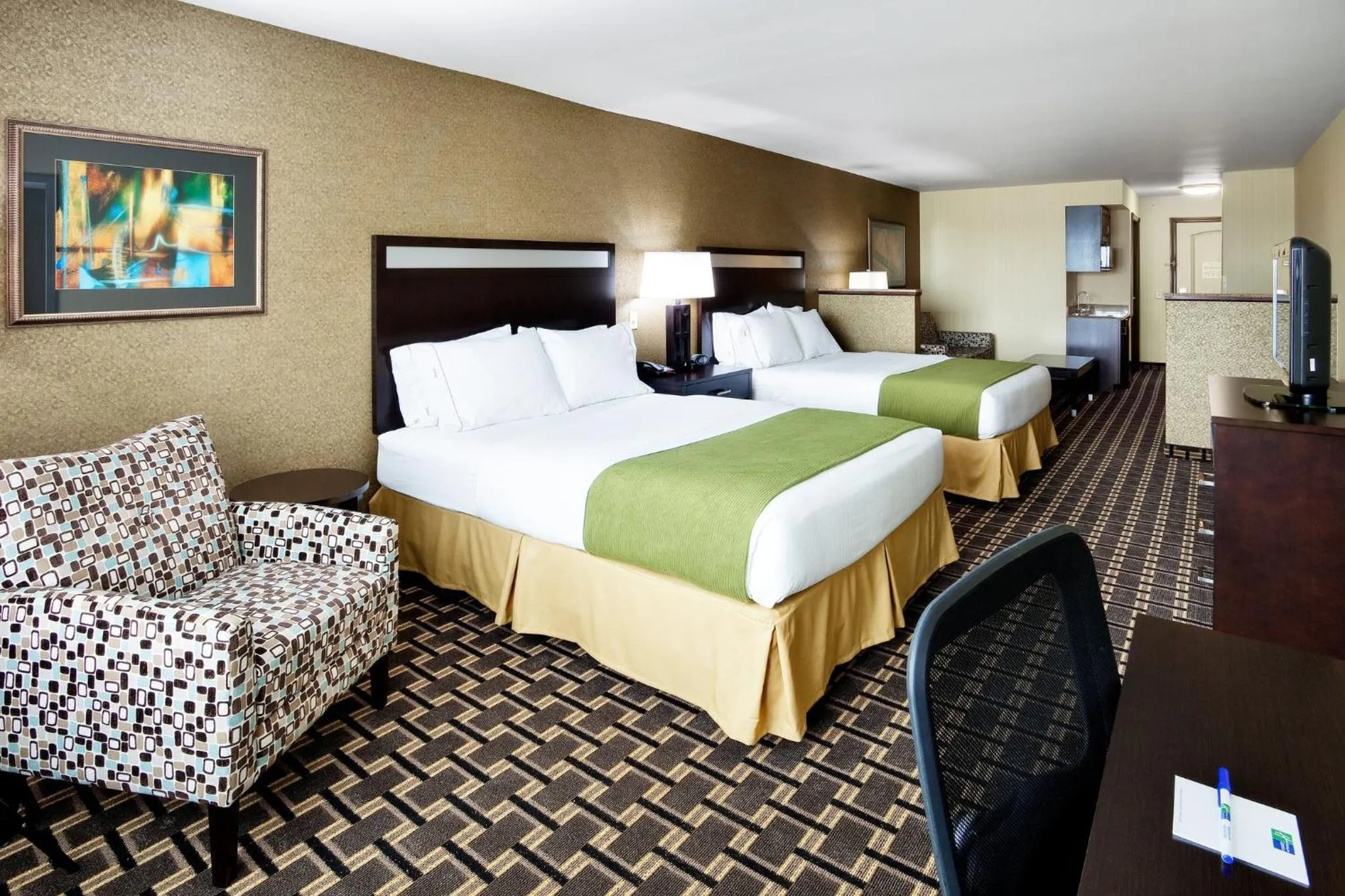 Photo of the whole room, Bed in Holiday Inn Express and Suites Limerick - Pottstown by IHG