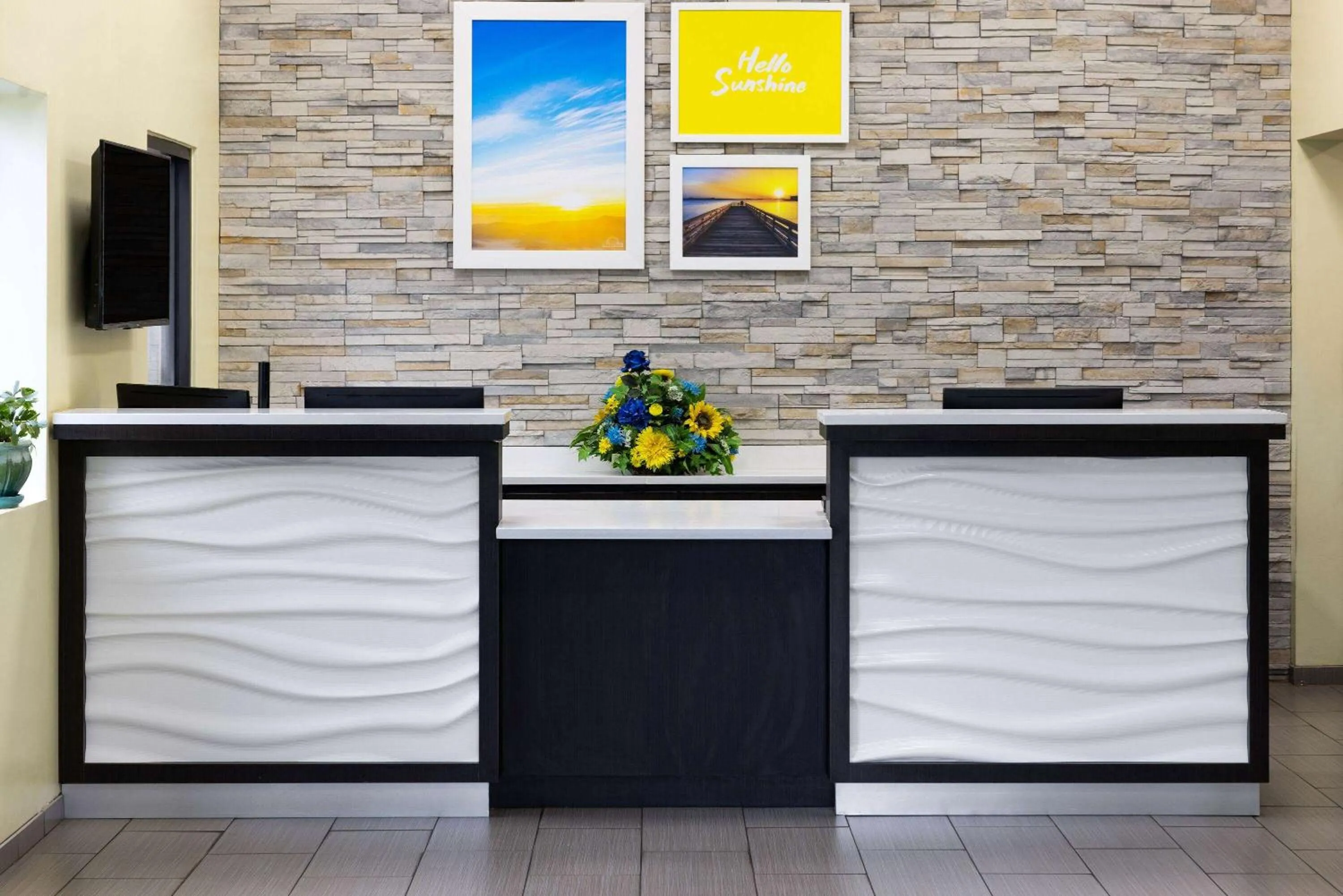 Lobby or reception in Days Inn by Wyndham Ladson Summerville Charleston