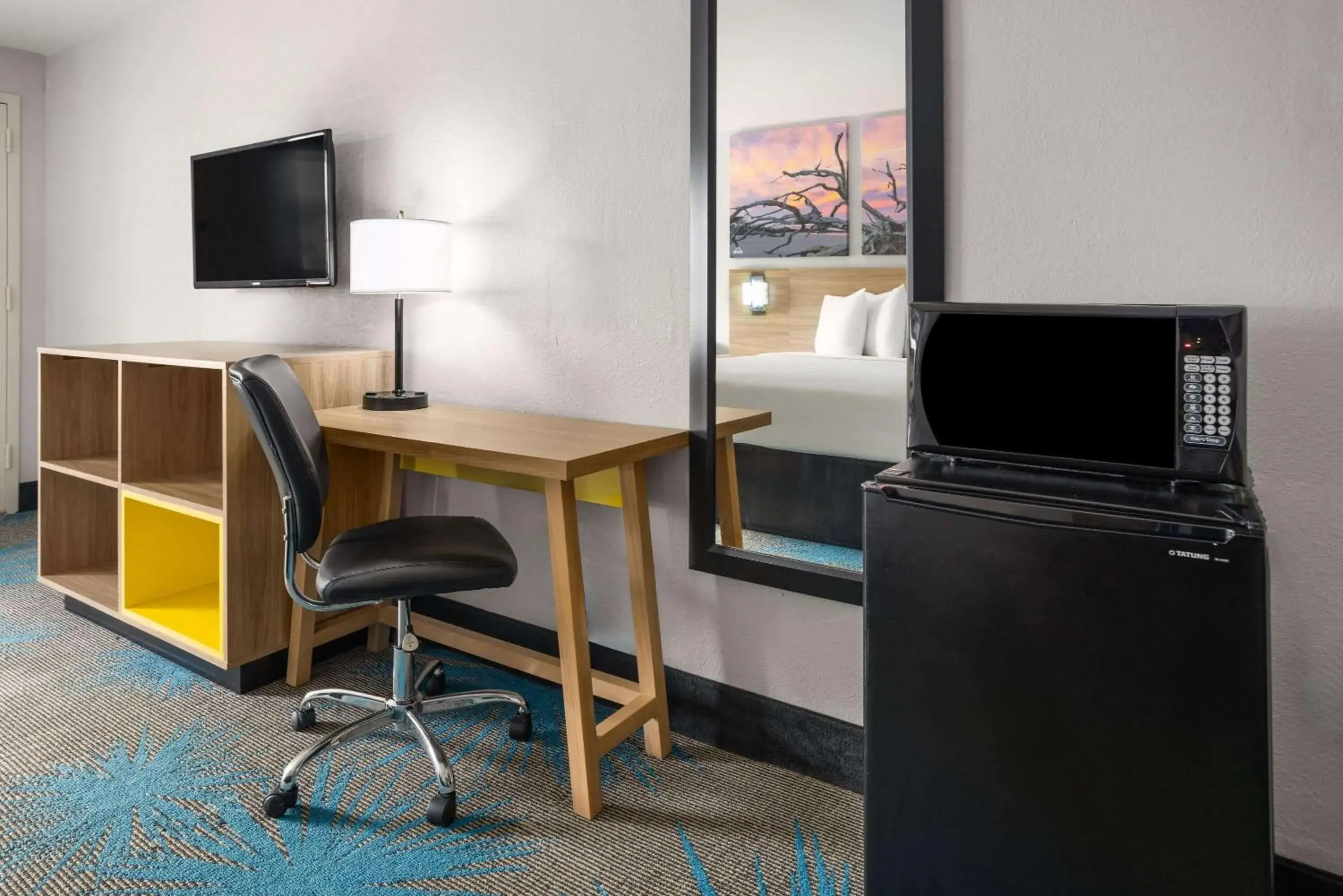 King Room - Non-Smoking in Days Inn by Wyndham Ladson Summerville Charleston King Room - Non-Smoking in Days Inn by Wyndham Ladson Summerville Charleston