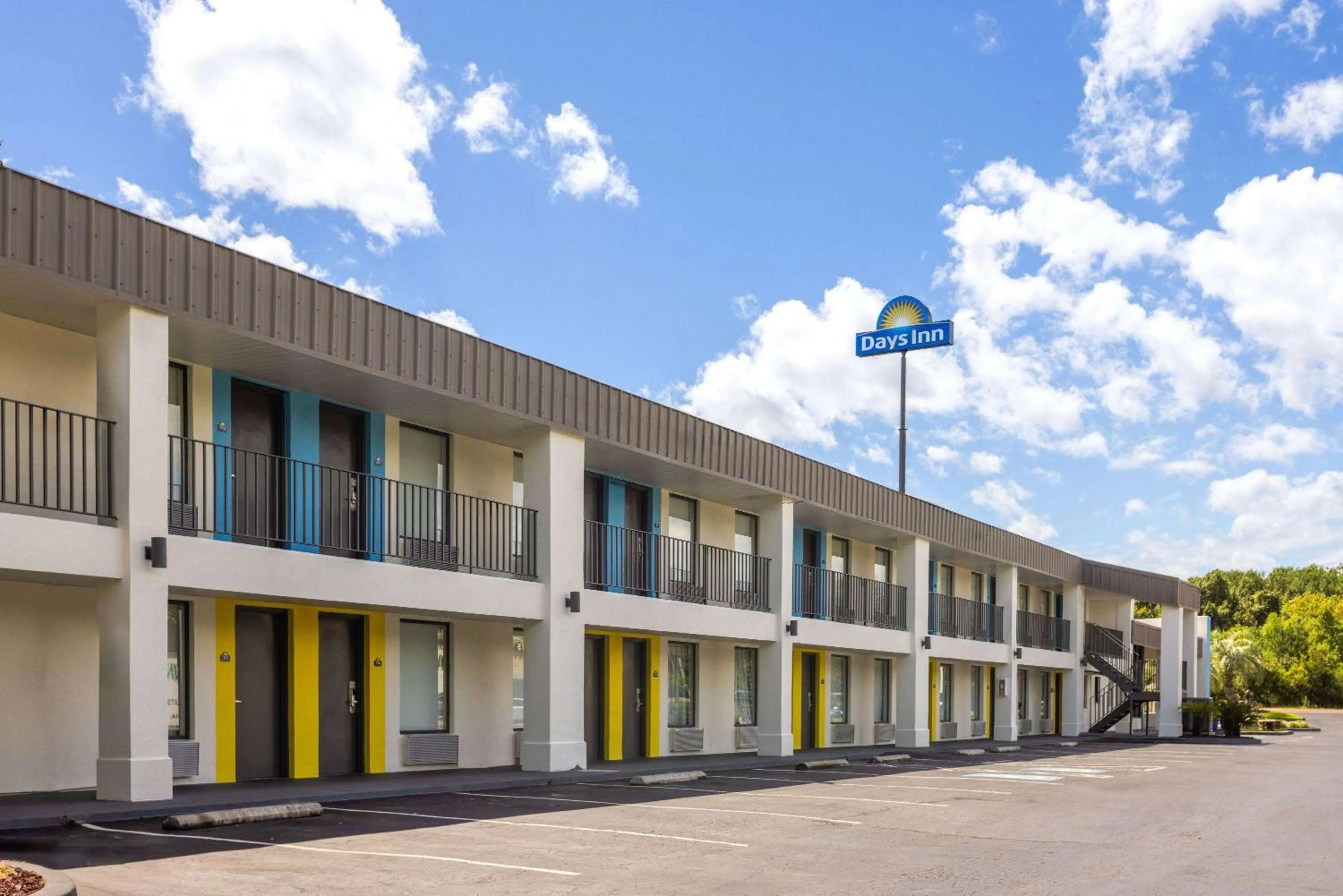 Property building in Days Inn by Wyndham Ladson Summerville Charleston