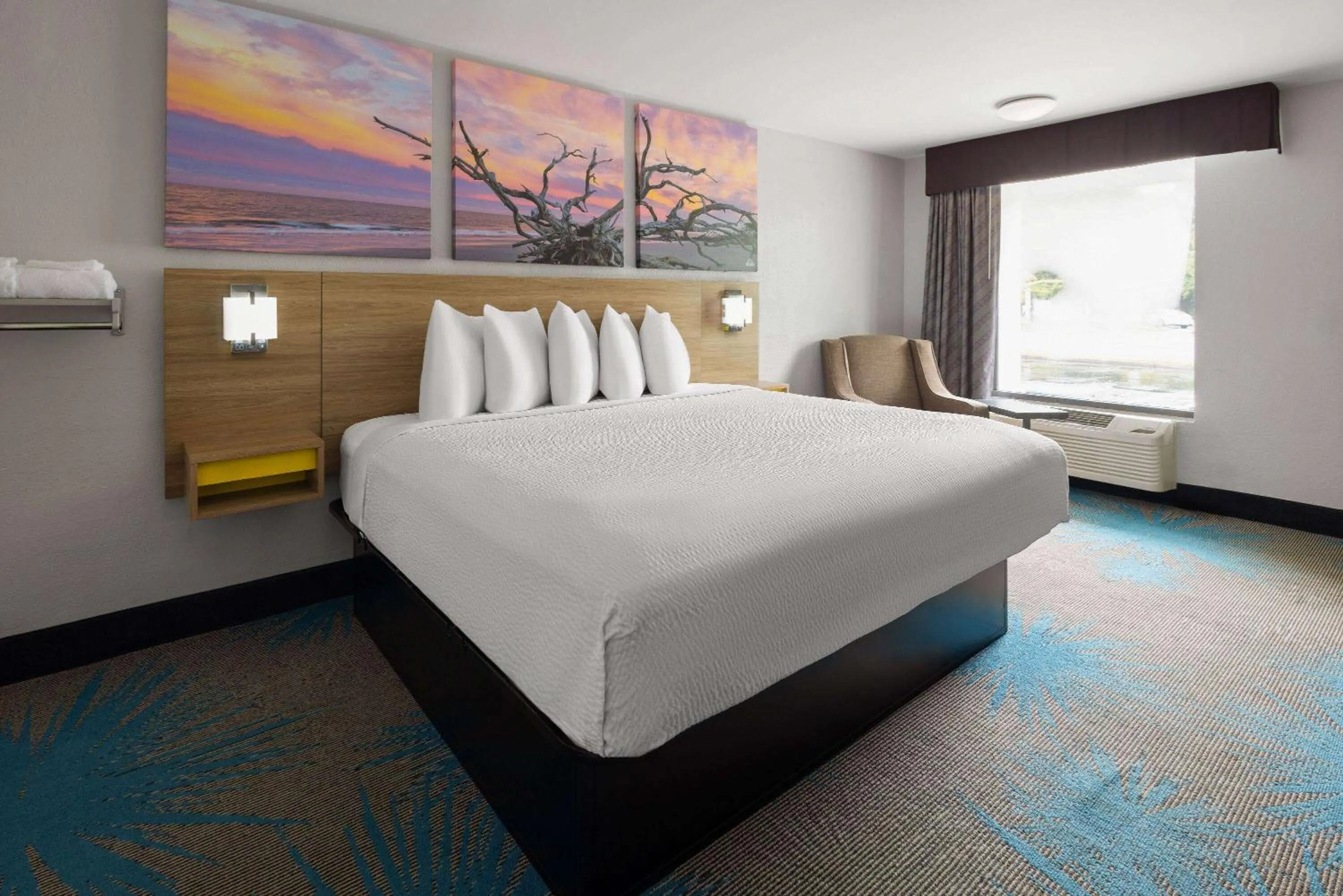 Photo of the whole room, Bed in Days Inn by Wyndham Ladson Summerville Charleston