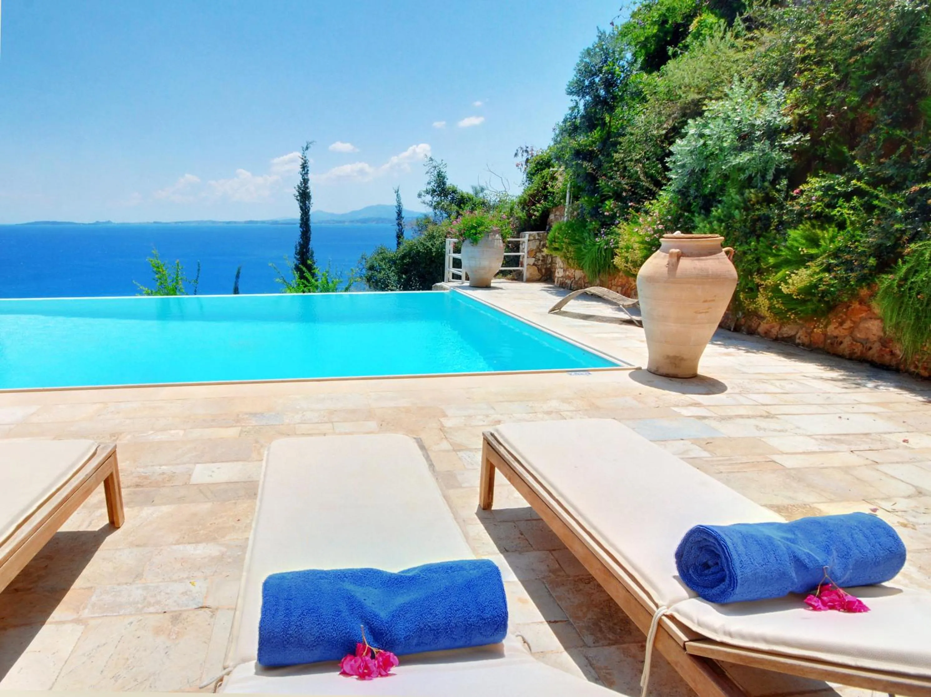 Swimming pool in Corfu Luxury Villas
