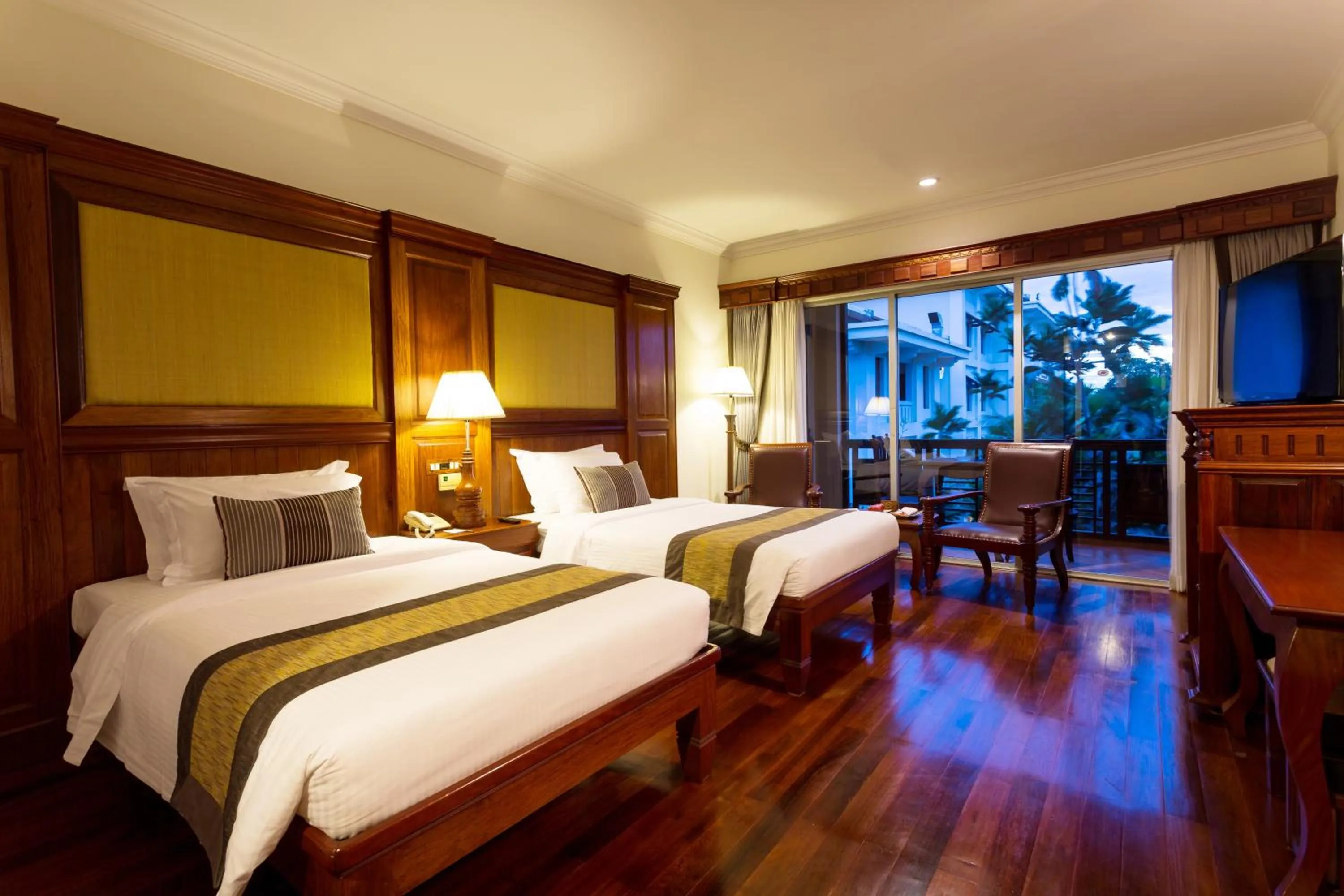 Photo of the whole room, Bed in Empress Residence Resort and Spa