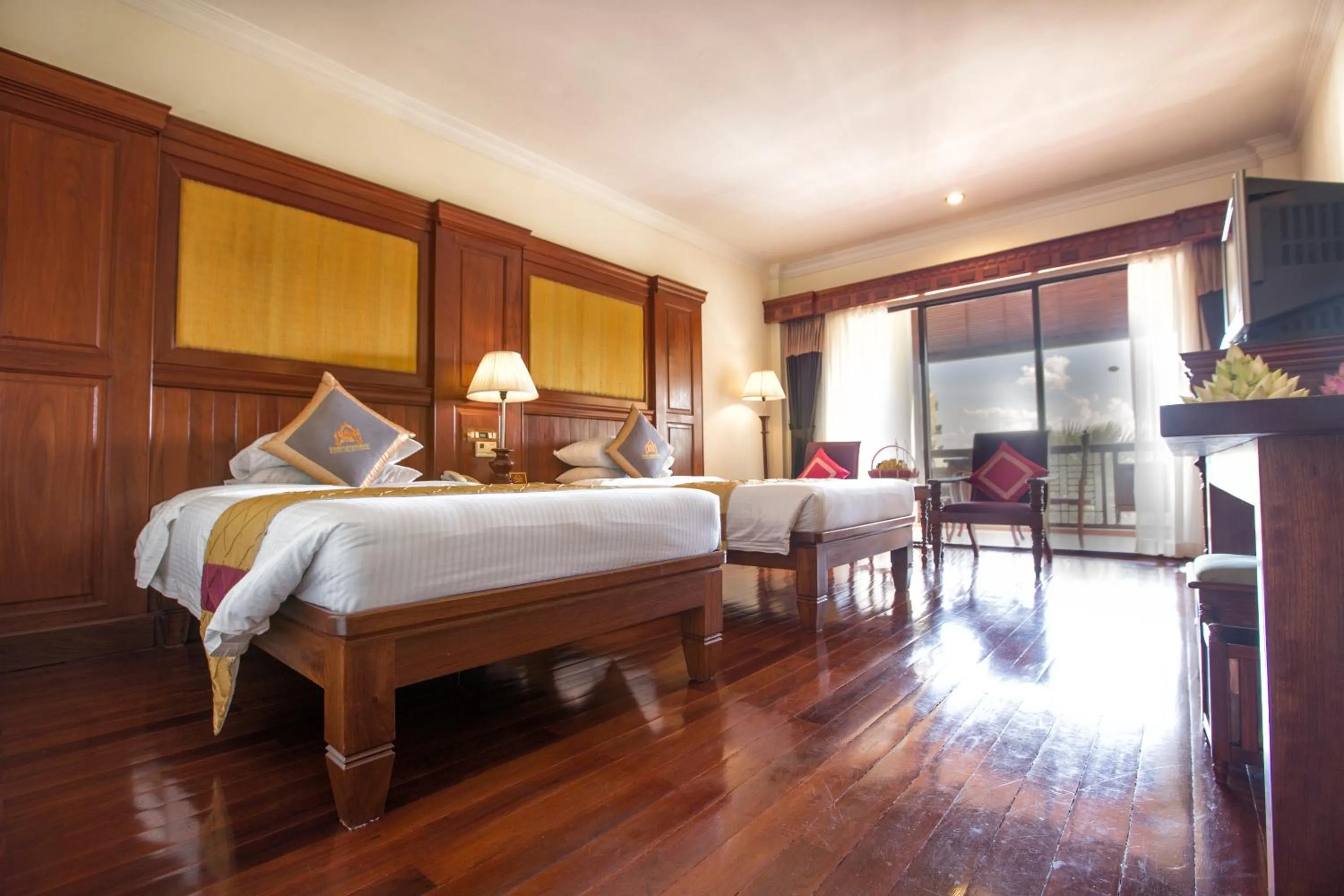 Photo of the whole room, Bed in Empress Residence Resort and Spa