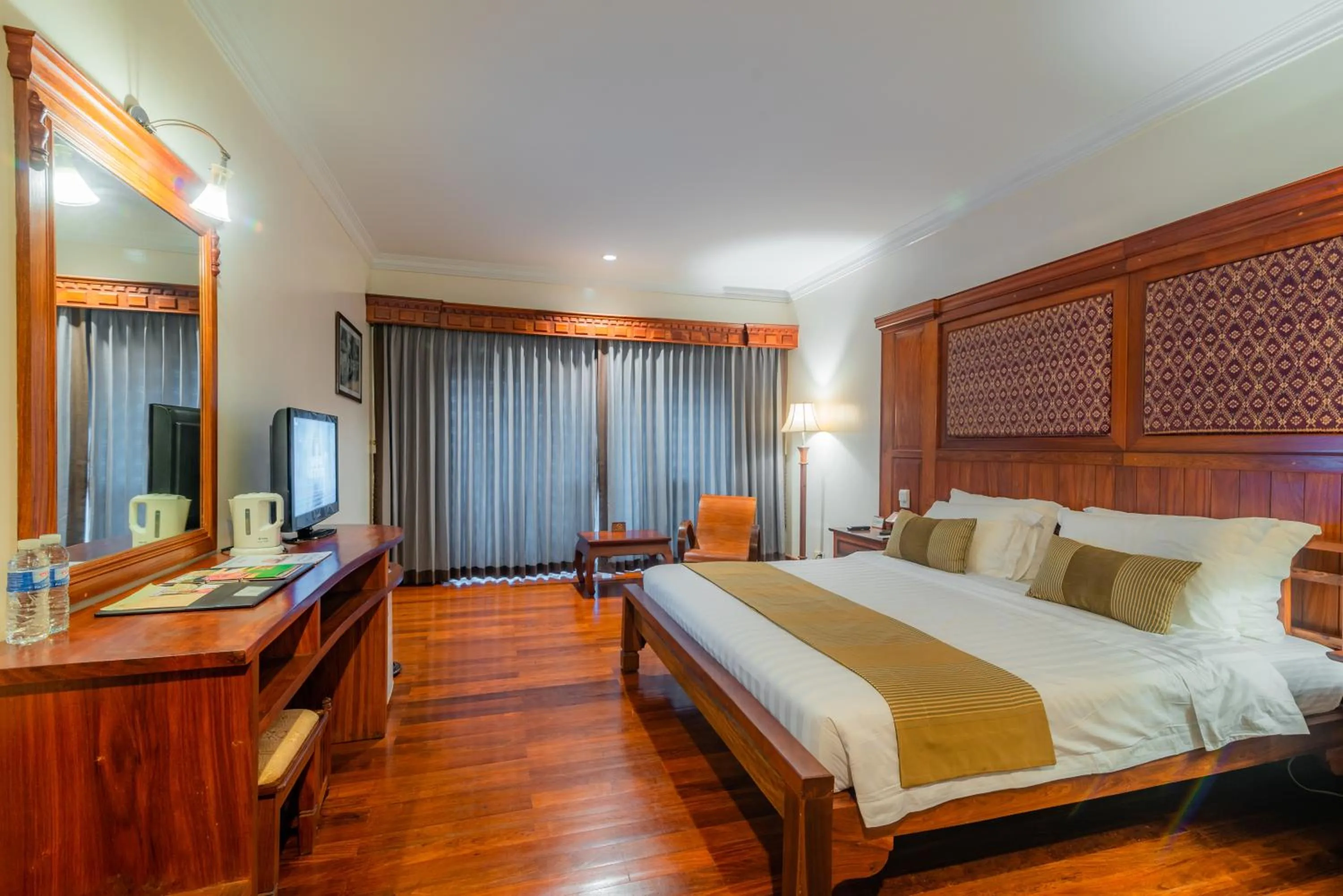Photo of the whole room, Bed in Empress Residence Resort and Spa