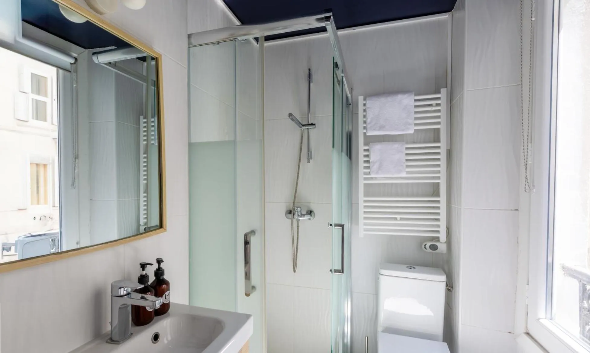 Bathroom in Hôtel Maât Etoile