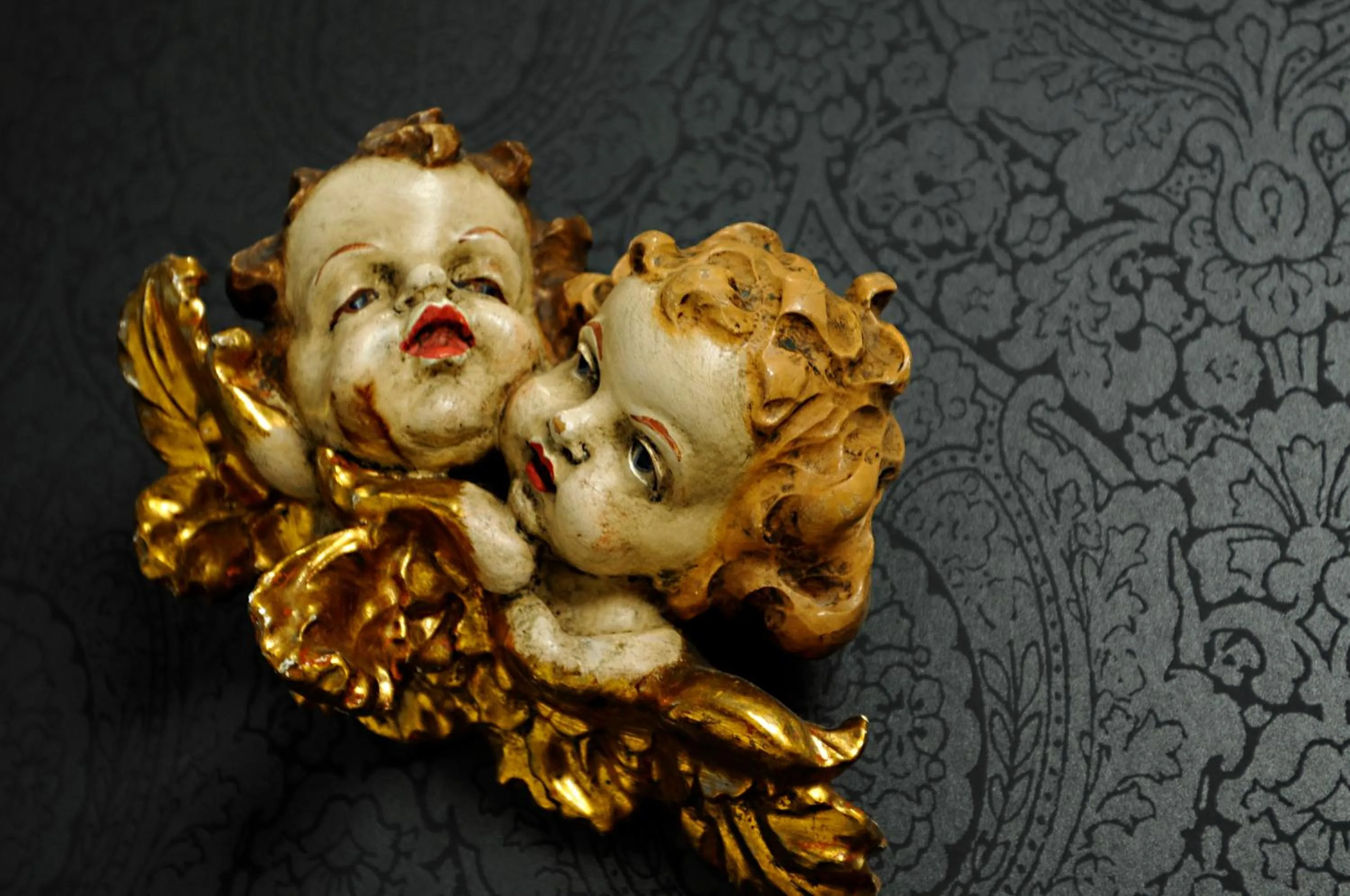 Decorative detail in Gutwinski Hotel